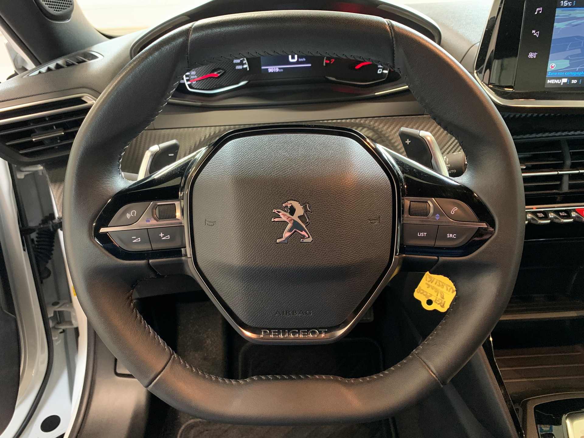 PEUGEOT 2008 1.2 PureTech Active Pack EAT8-image-11