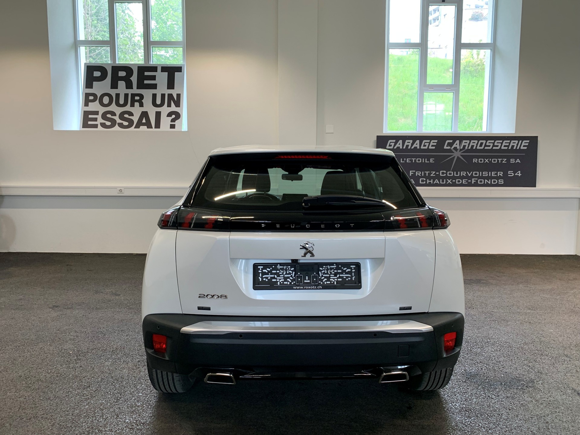 PEUGEOT 2008 1.2 PureTech Active Pack EAT8-image-6
