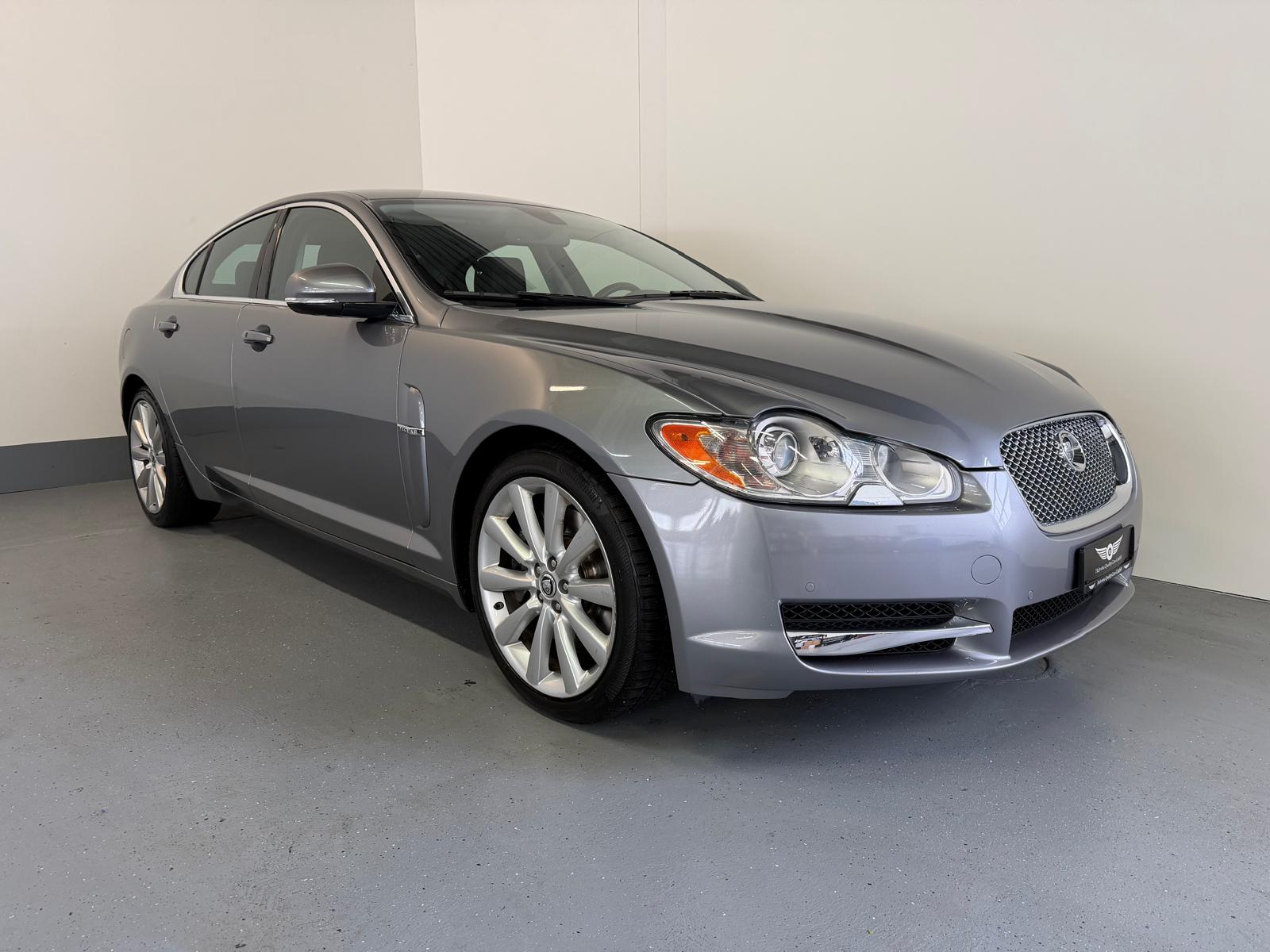 JAGUAR XF 3.0d S V6 Premium Luxury-showroom-element-2