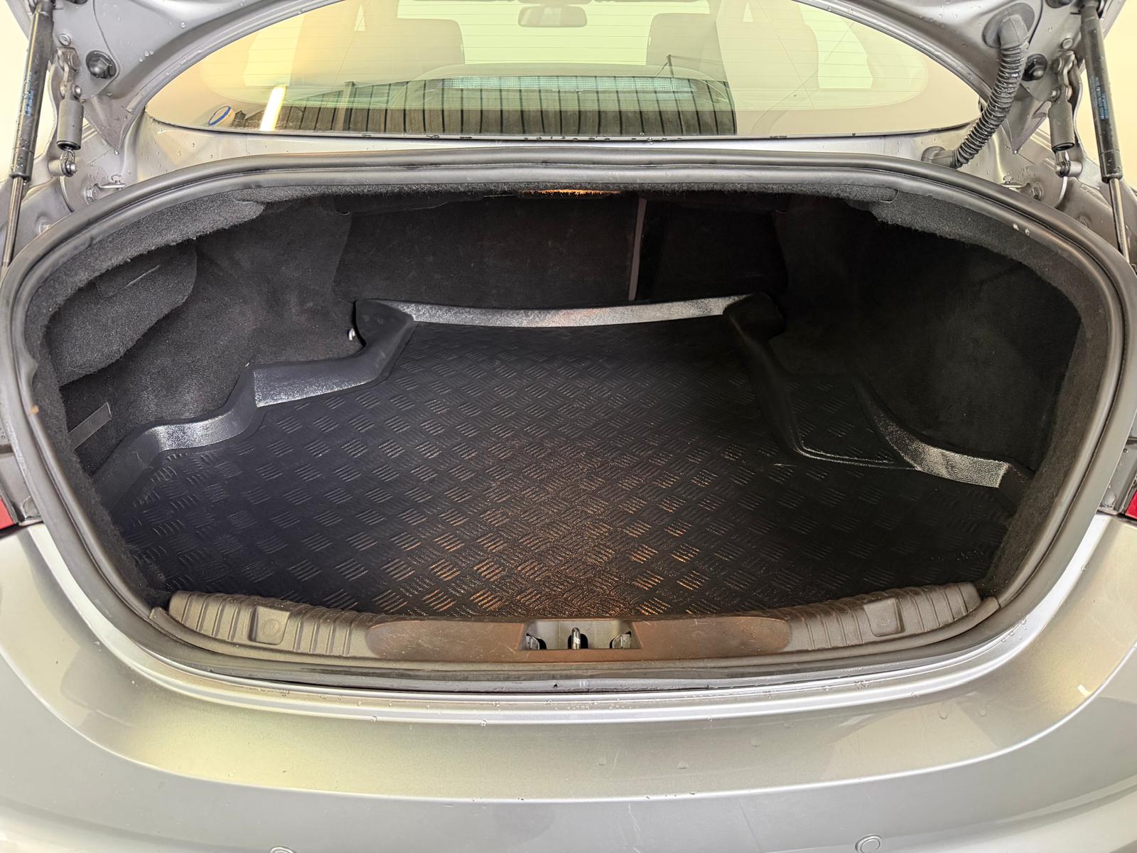 JAGUAR XF 3.0d S V6 Premium Luxury-image-11