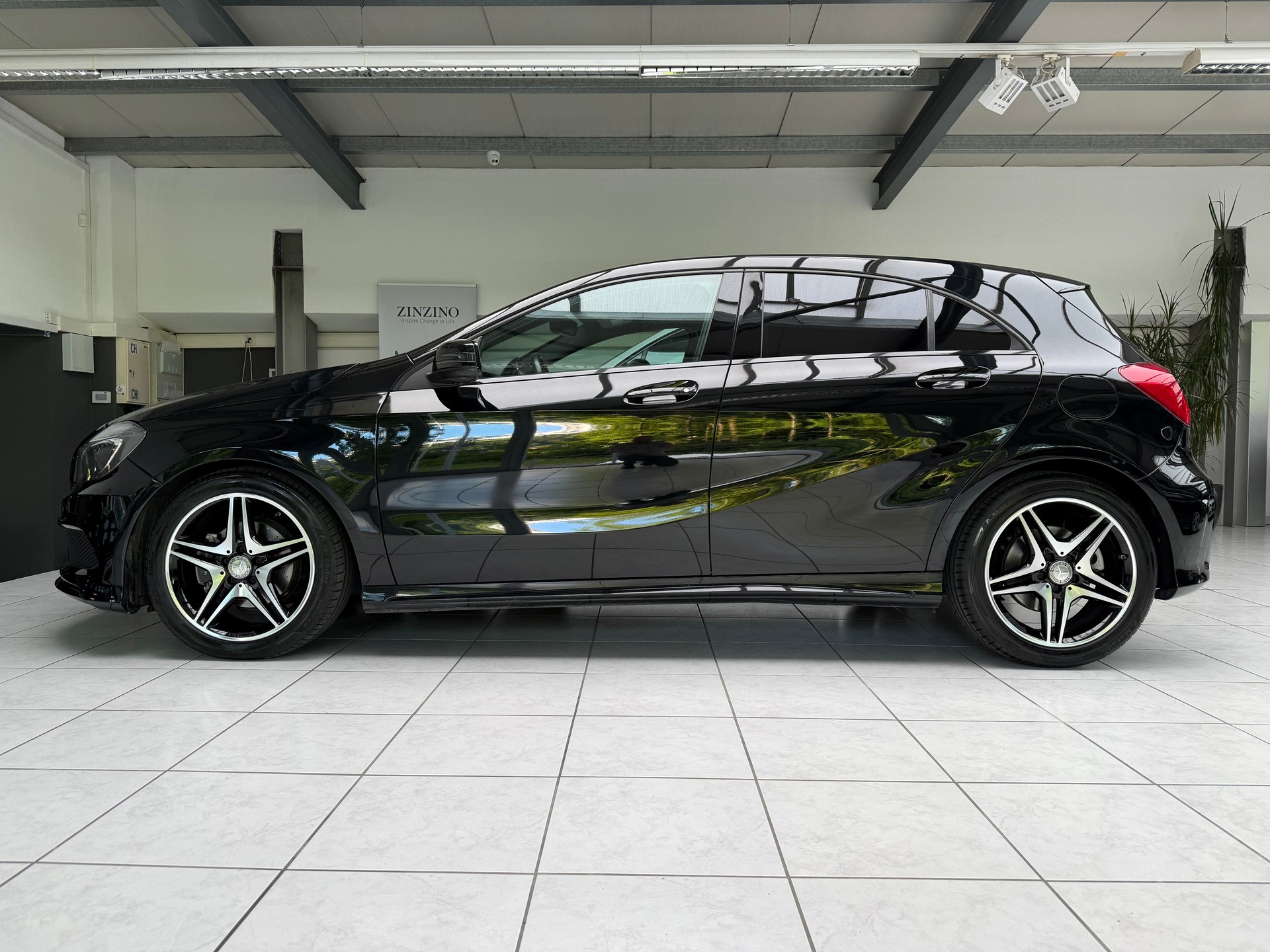 MERCEDES-BENZ A 200 CDI AMG Line 4Matic 7G-DCT-image-1