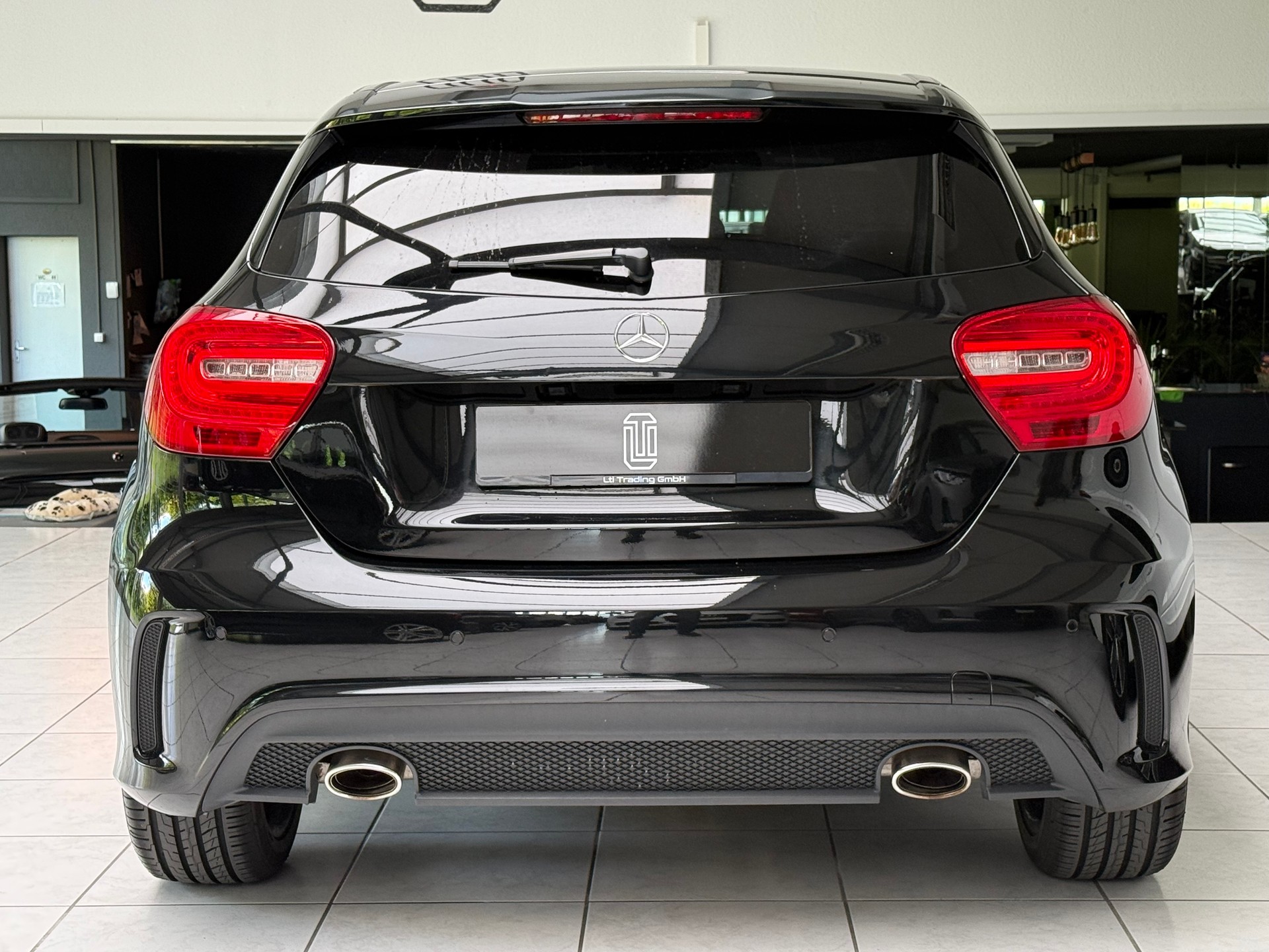 MERCEDES-BENZ A 200 CDI AMG Line 4Matic 7G-DCT-image-3