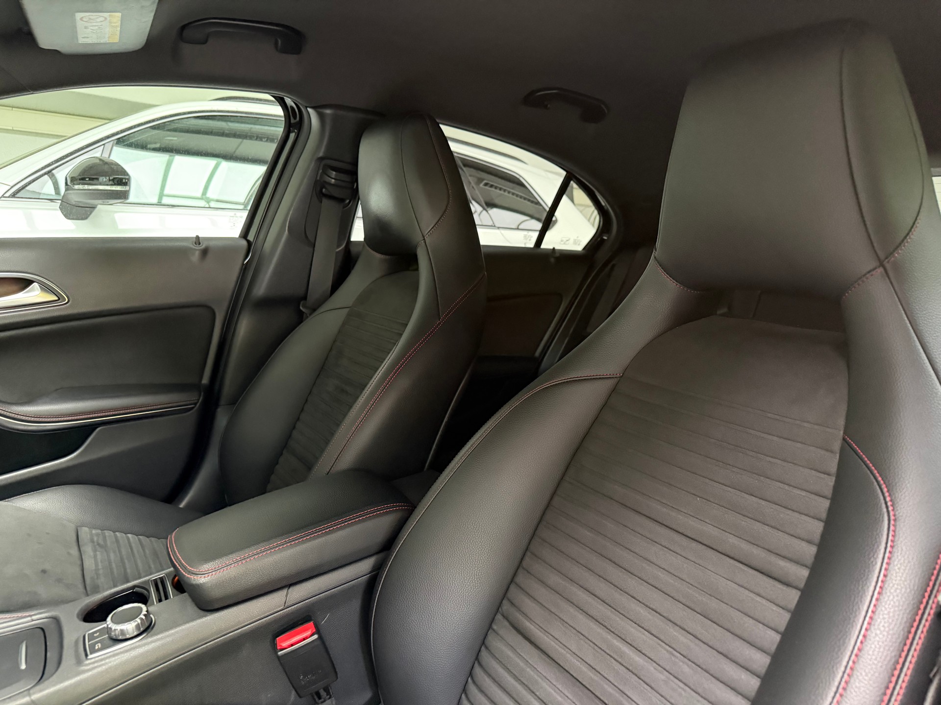 MERCEDES-BENZ A 200 CDI AMG Line 4Matic 7G-DCT-image-9