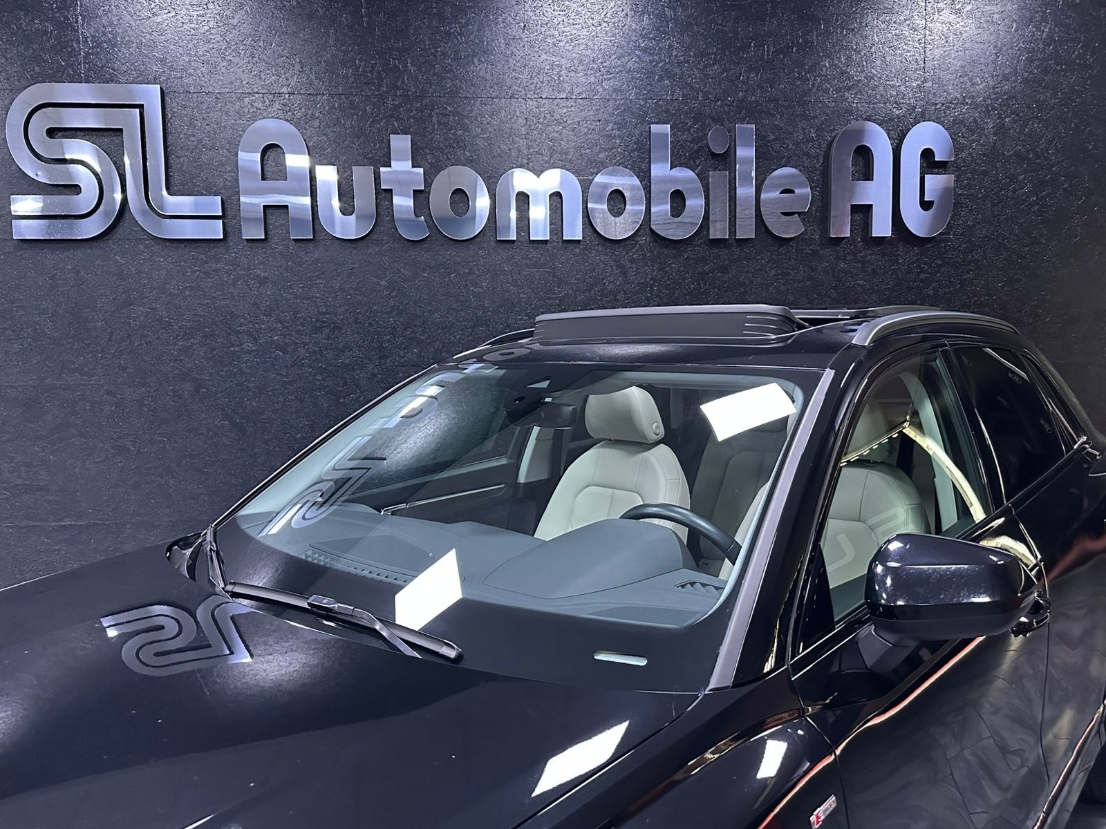 AUDI Q3 35 TFSI S line Attraction S-tronic / CH Fz aus 1 Hand / Vollausstattung-showroom-element-1