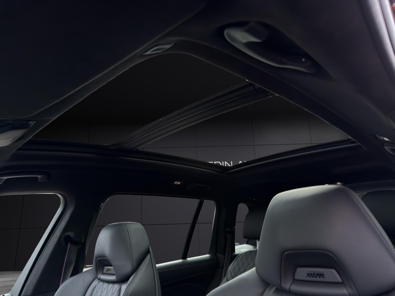 BMW X7 M60i-image-14