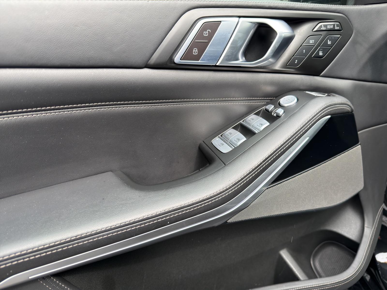 BMW X7 M60i-image-7