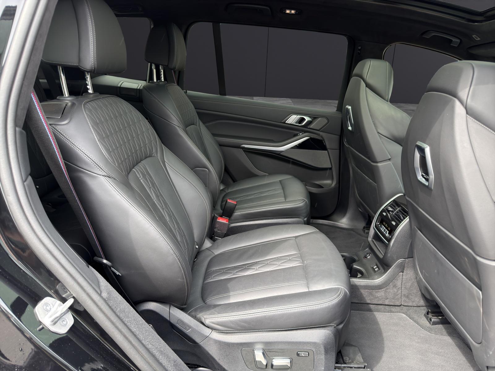 BMW X7 M60i-image-13