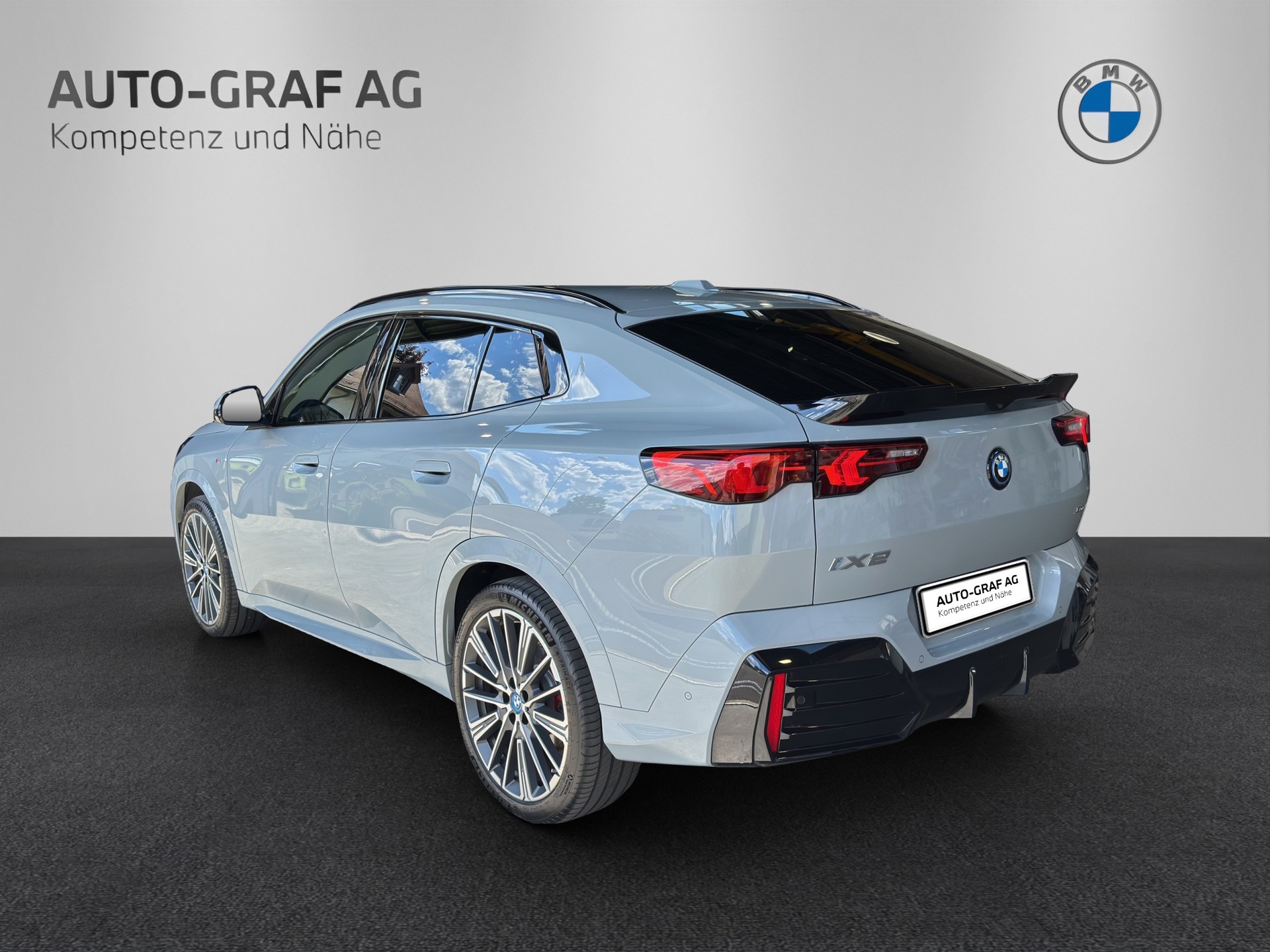 BMW iX2 xDrive 30 M Sport Pro-image-22