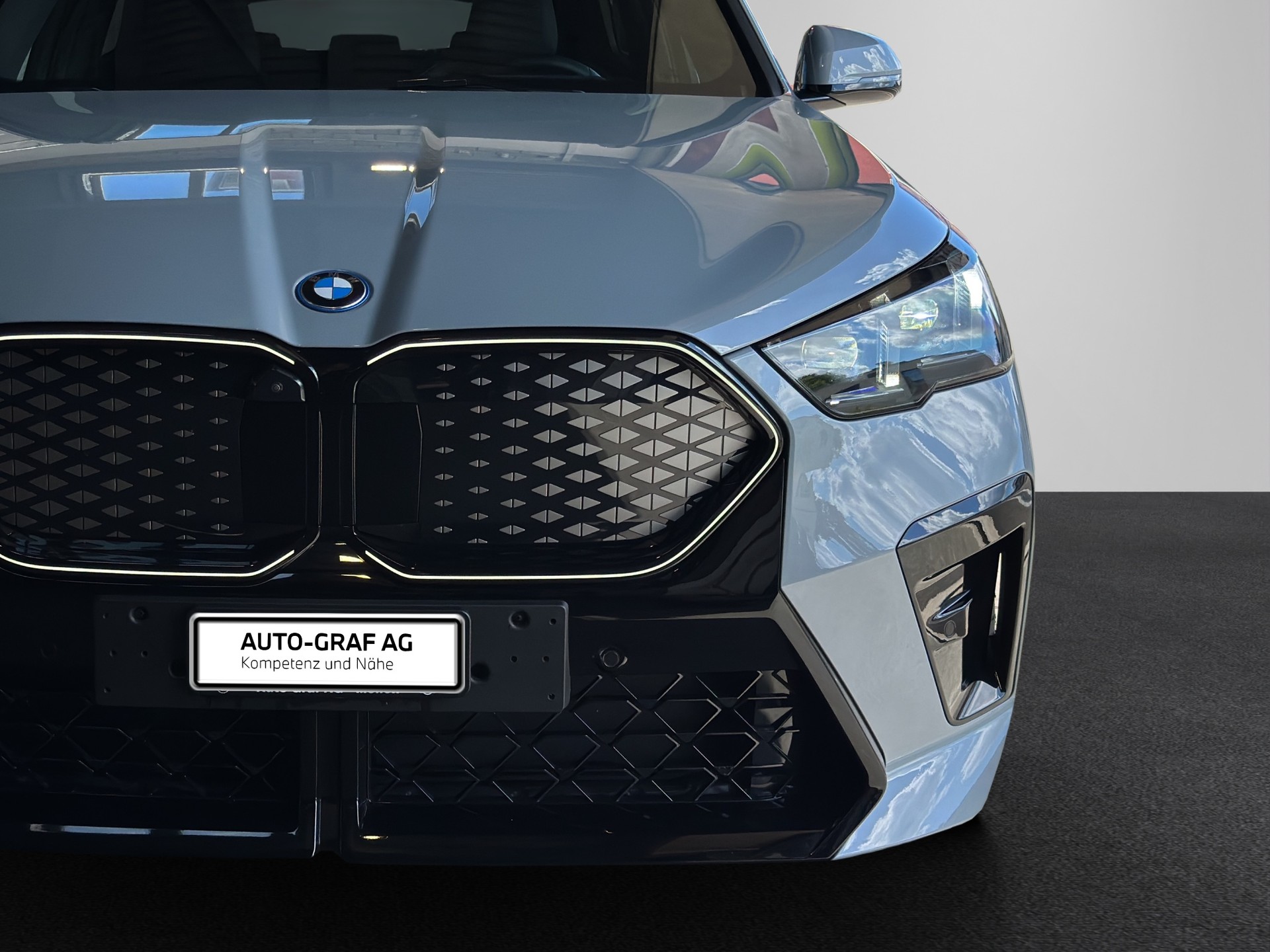 BMW iX2 xDrive 30 M Sport Pro-image-28
