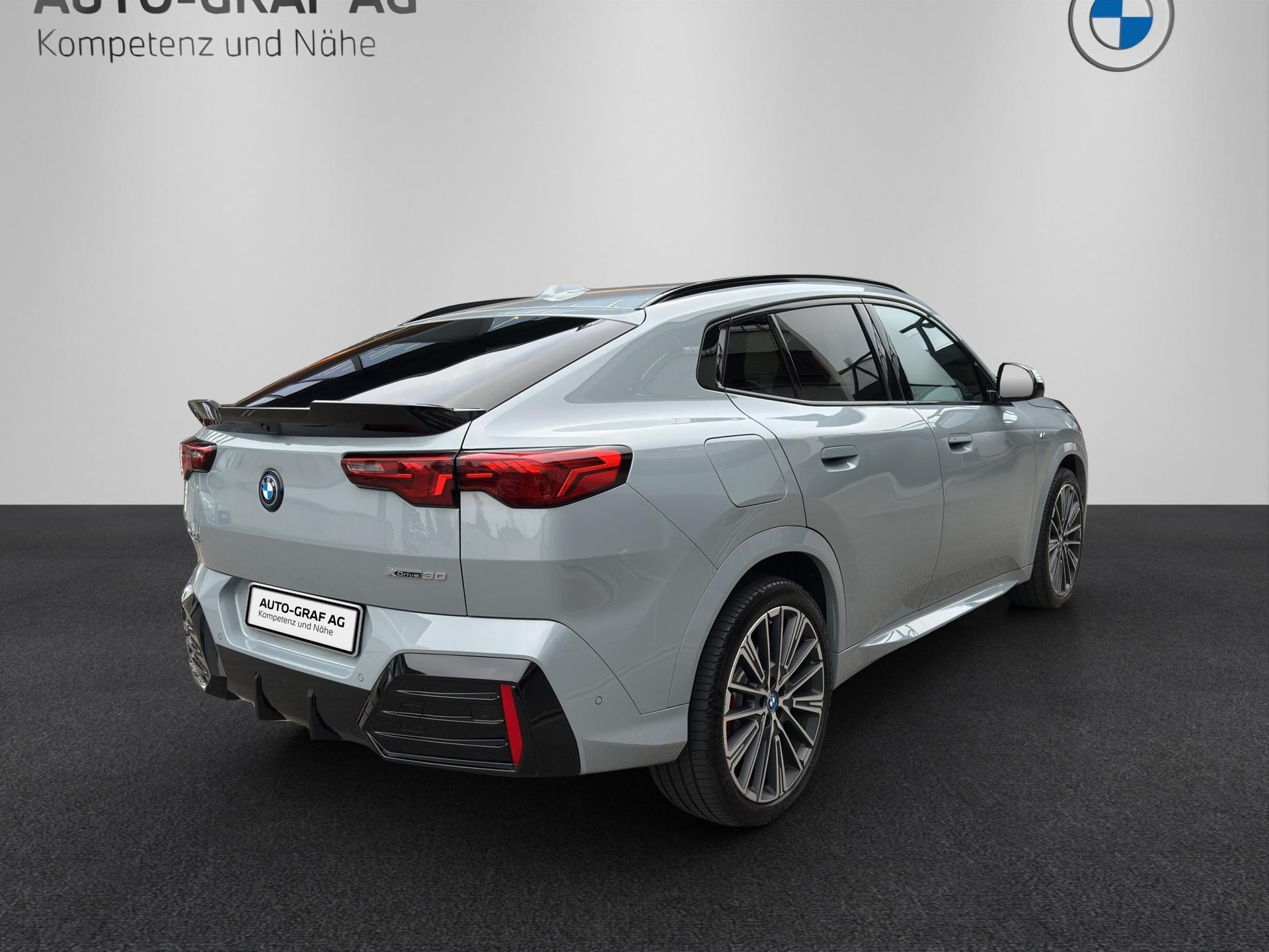 BMW iX2 xDrive 30 M Sport Pro-image-4