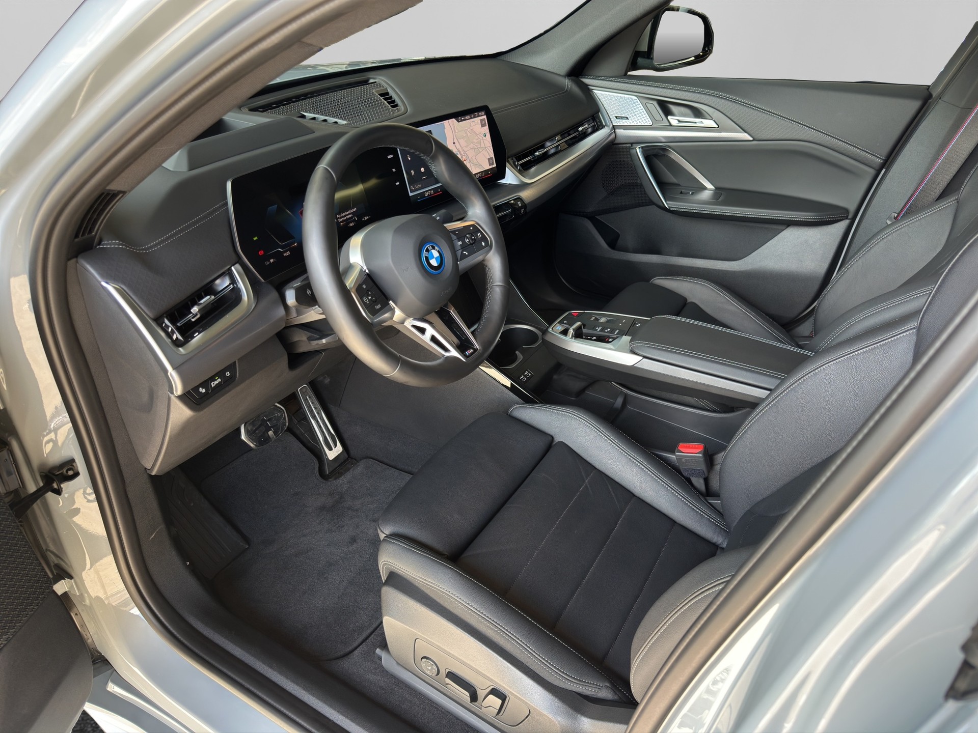 BMW iX2 xDrive 30 M Sport Pro-image-15