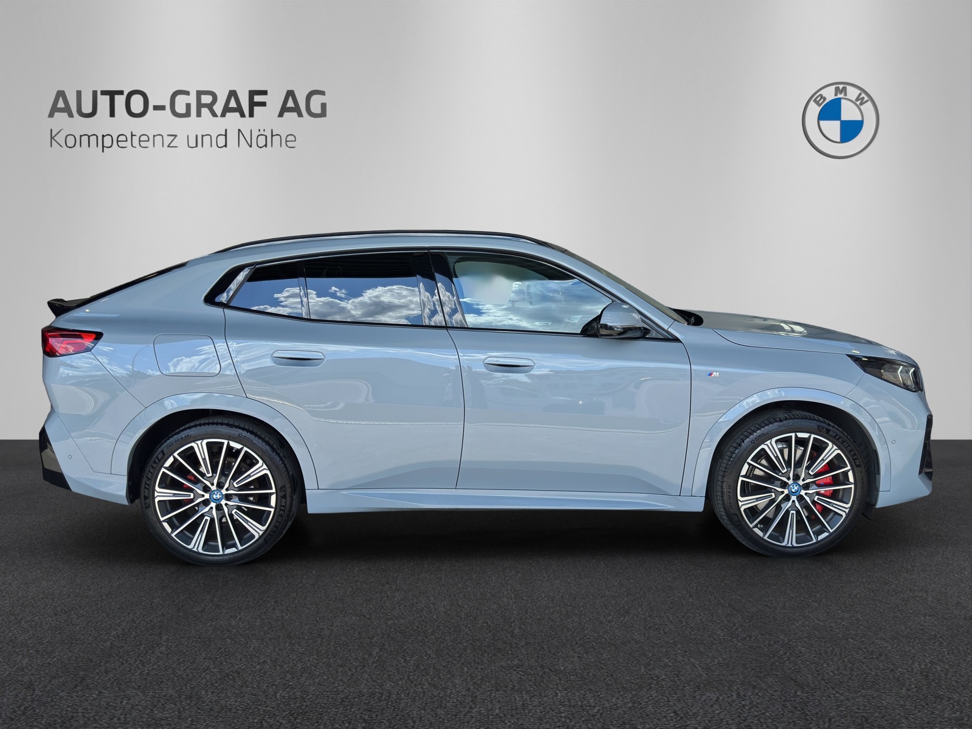 BMW iX2 xDrive 30 M Sport Pro-image-25