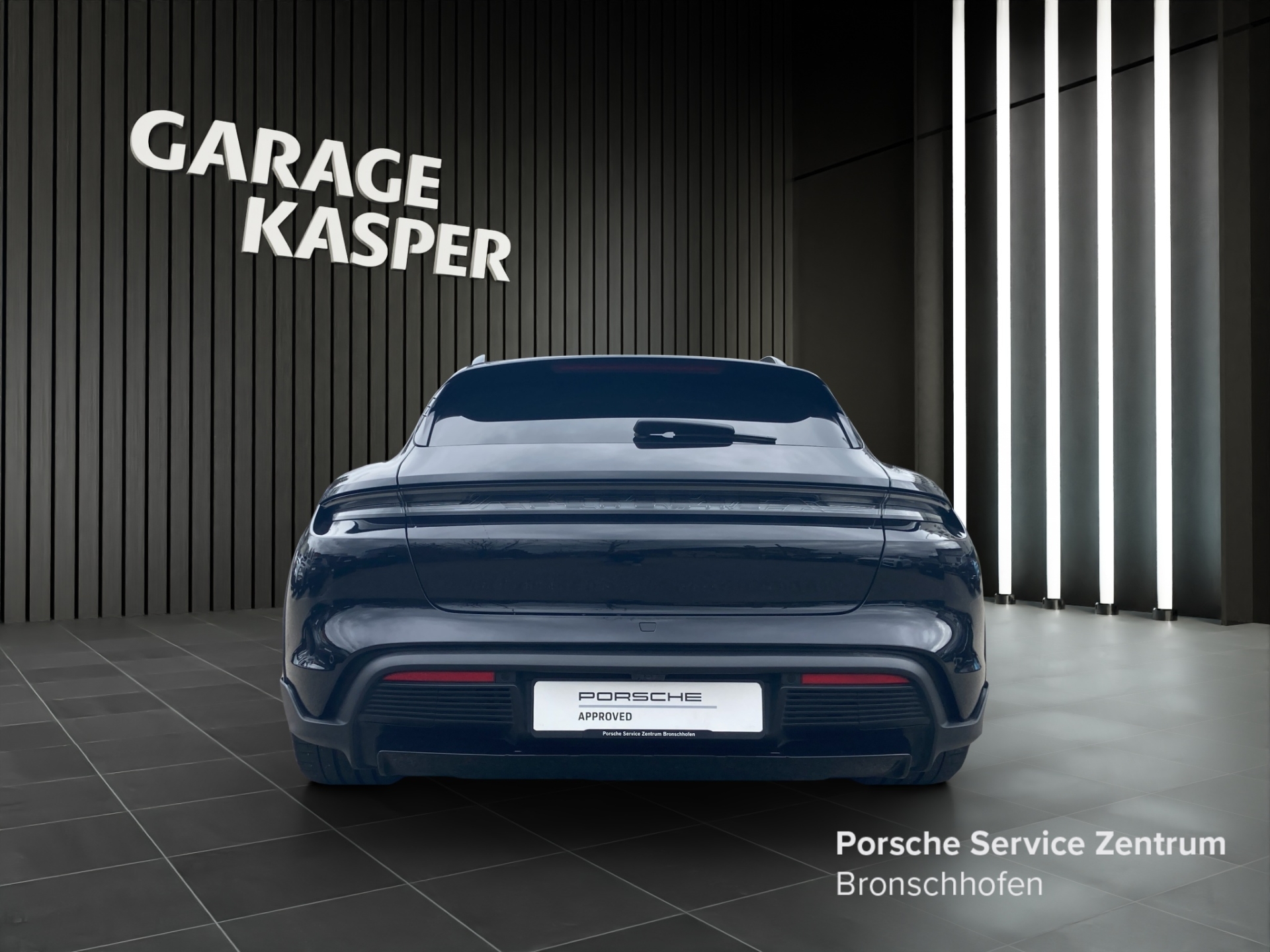 PORSCHE Taycan 4S Cross Turismo-showroom-element-3