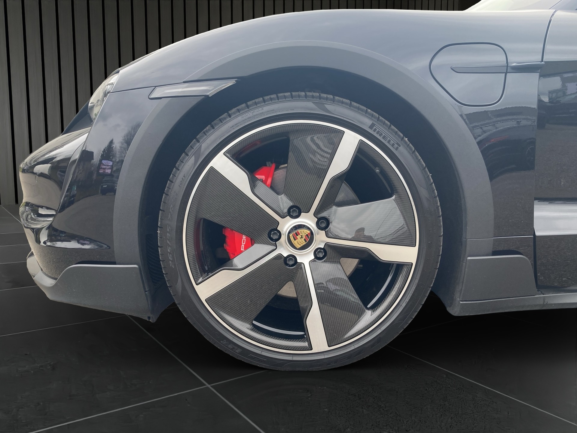 PORSCHE Taycan 4S Cross Turismo-image-9