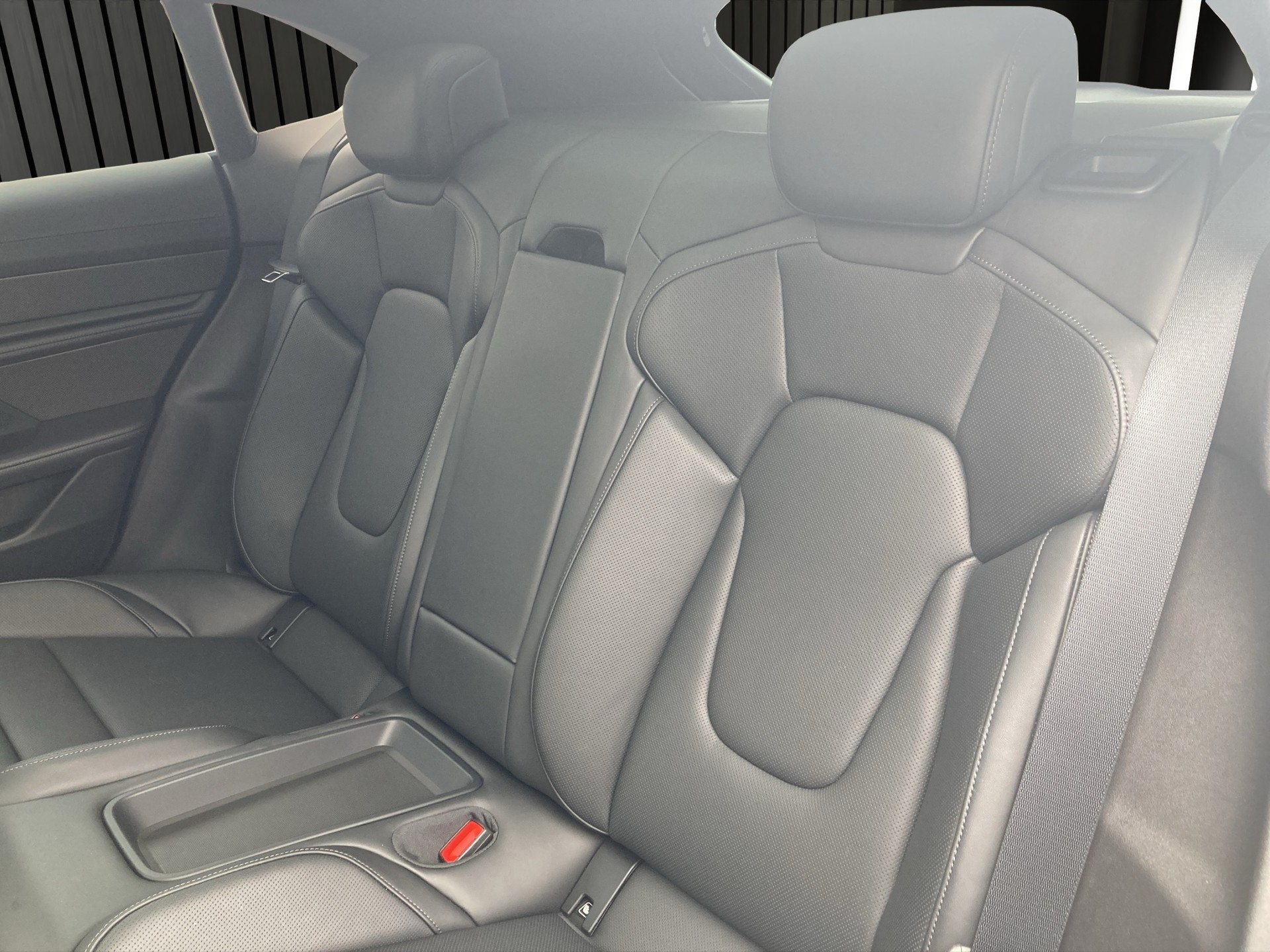 PORSCHE Taycan 4S Cross Turismo-image-13