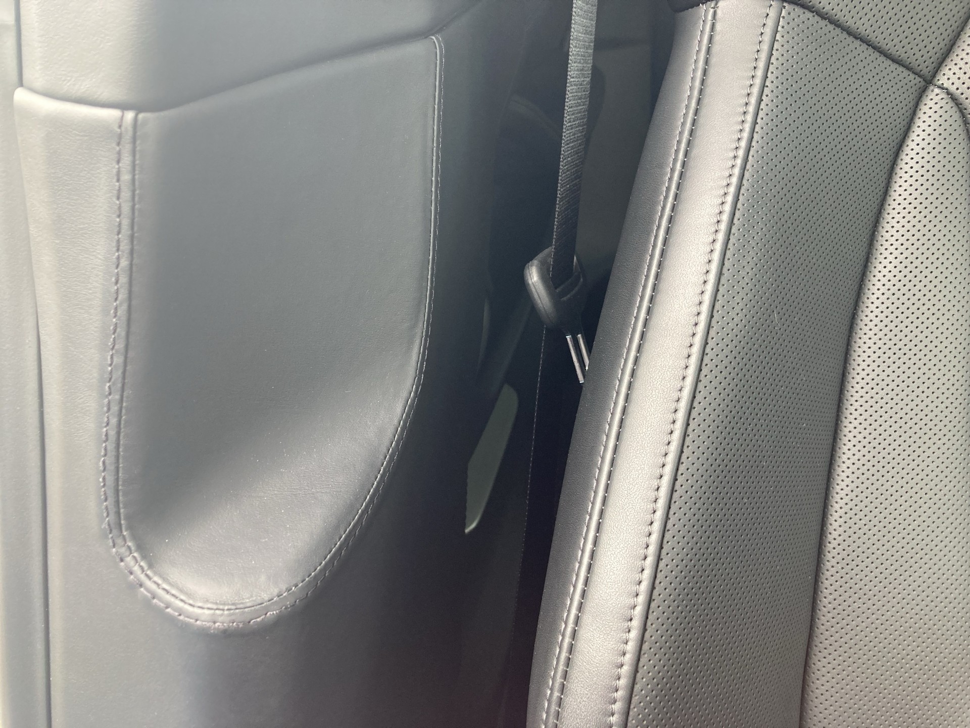 PORSCHE Taycan 4S Cross Turismo-image-21
