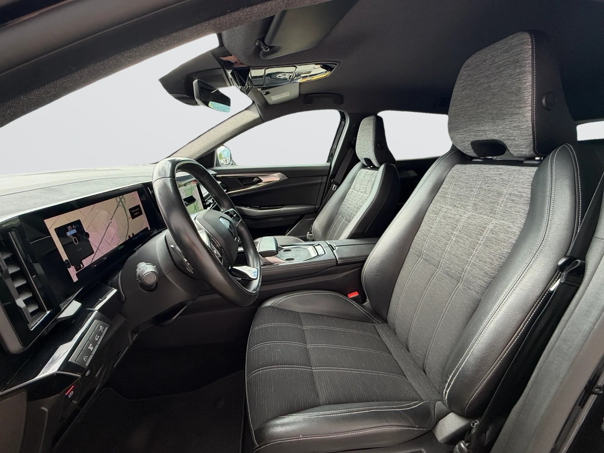 RENAULT Austral 1.2 HEV 200 Techno A-image-9