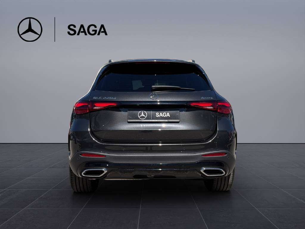 MERCEDES-BENZ GLC 220 d AMG Line 4matic-image-4