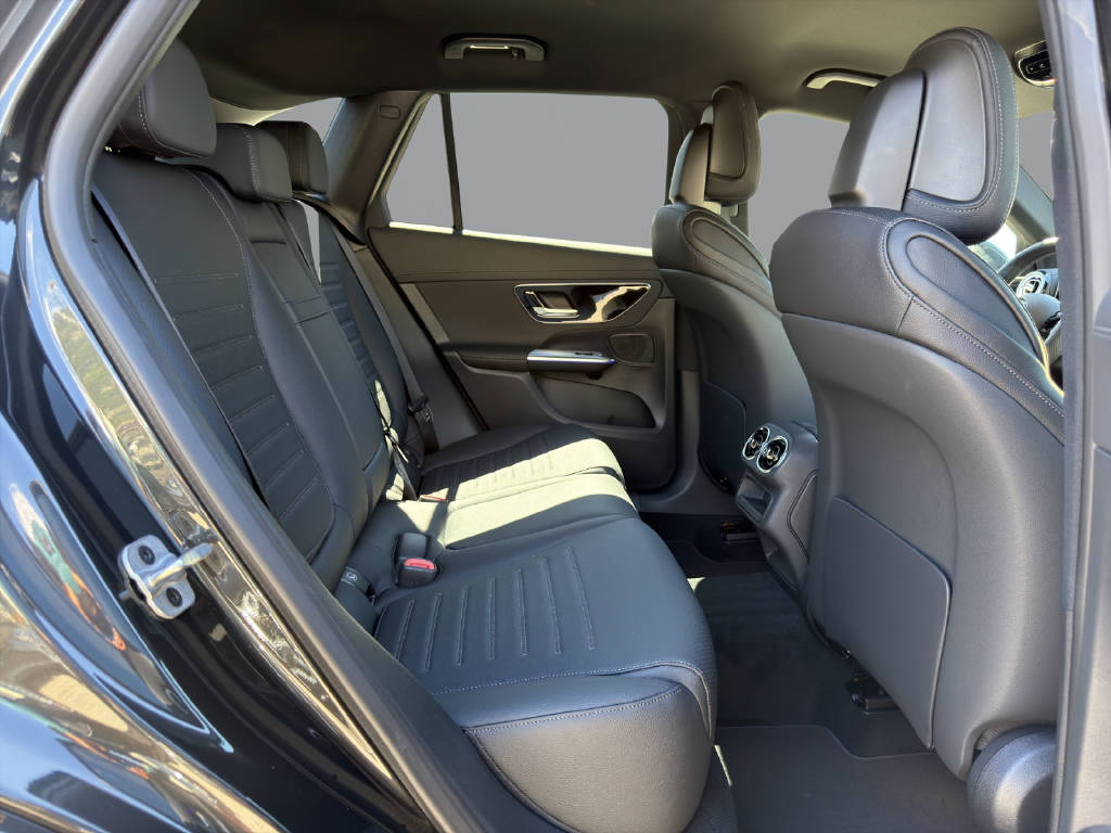 MERCEDES-BENZ GLC 220 d AMG Line 4matic-image-14