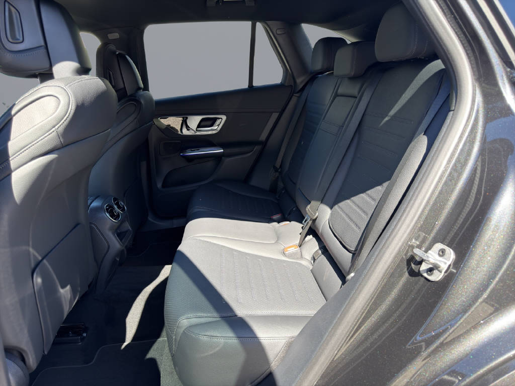 MERCEDES-BENZ GLC 220 d AMG Line 4matic-image-13
