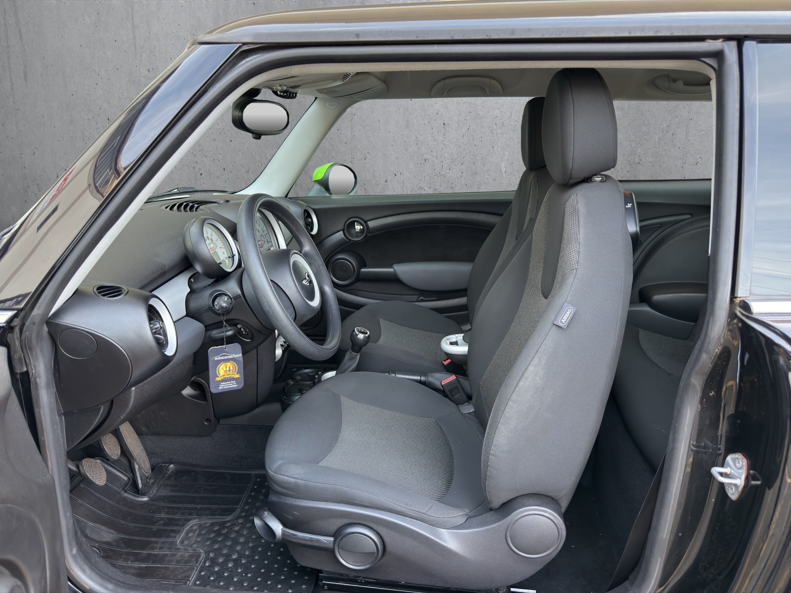 MINI One-image-8