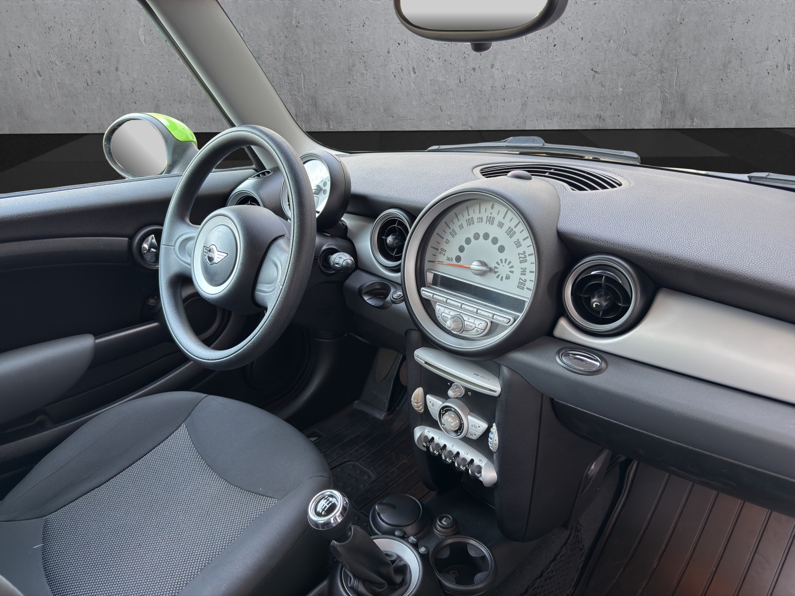 MINI One-image-10
