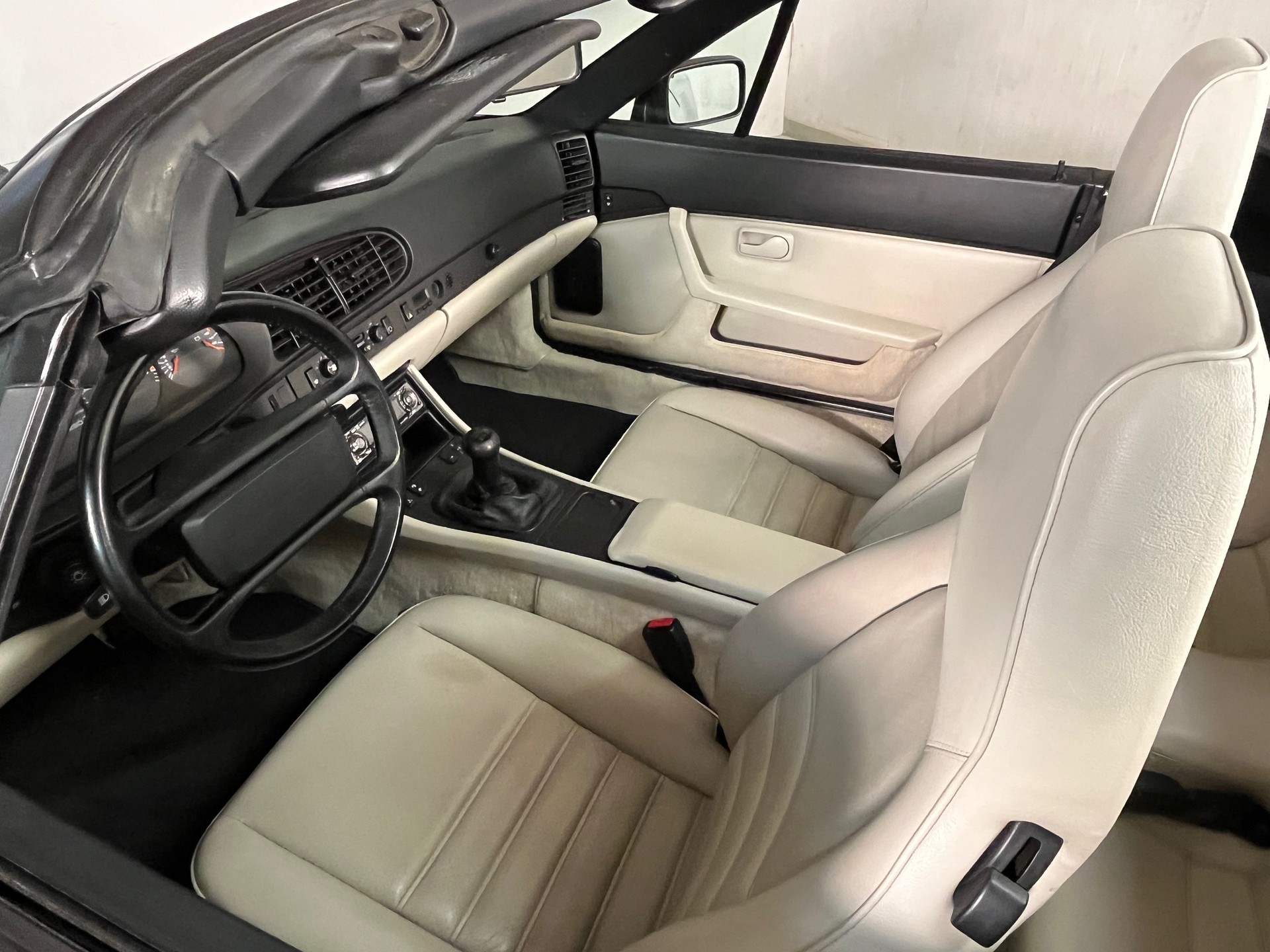 PORSCHE 944 S2 Cabrio, veteran, top Farbcombo, top Zustand-image-12