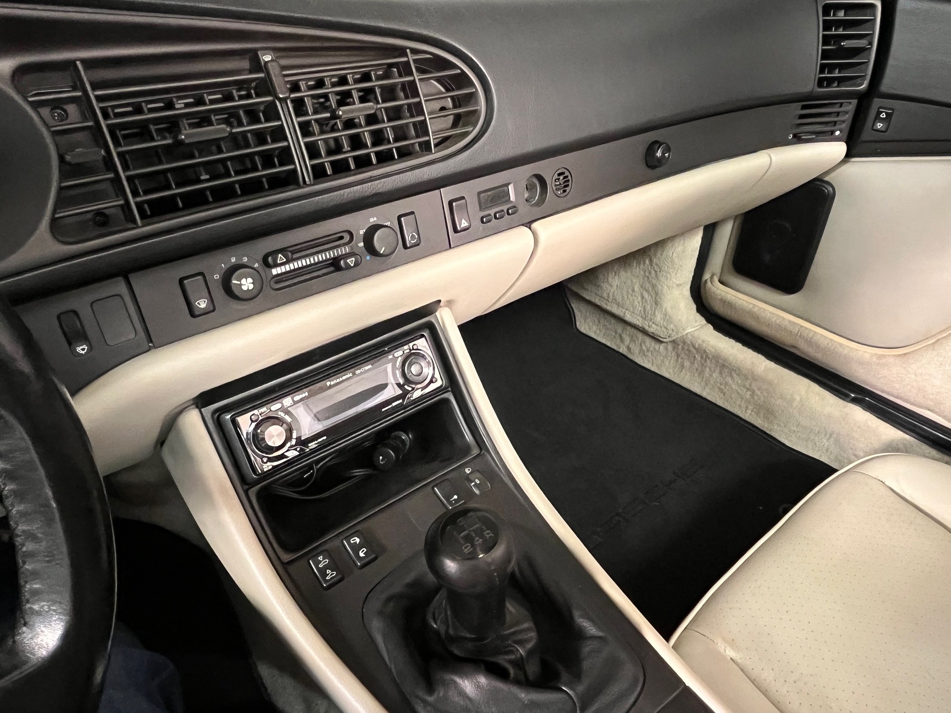 PORSCHE 944 S2 Cabrio, veteran, top Farbcombo, top Zustand-image-11
