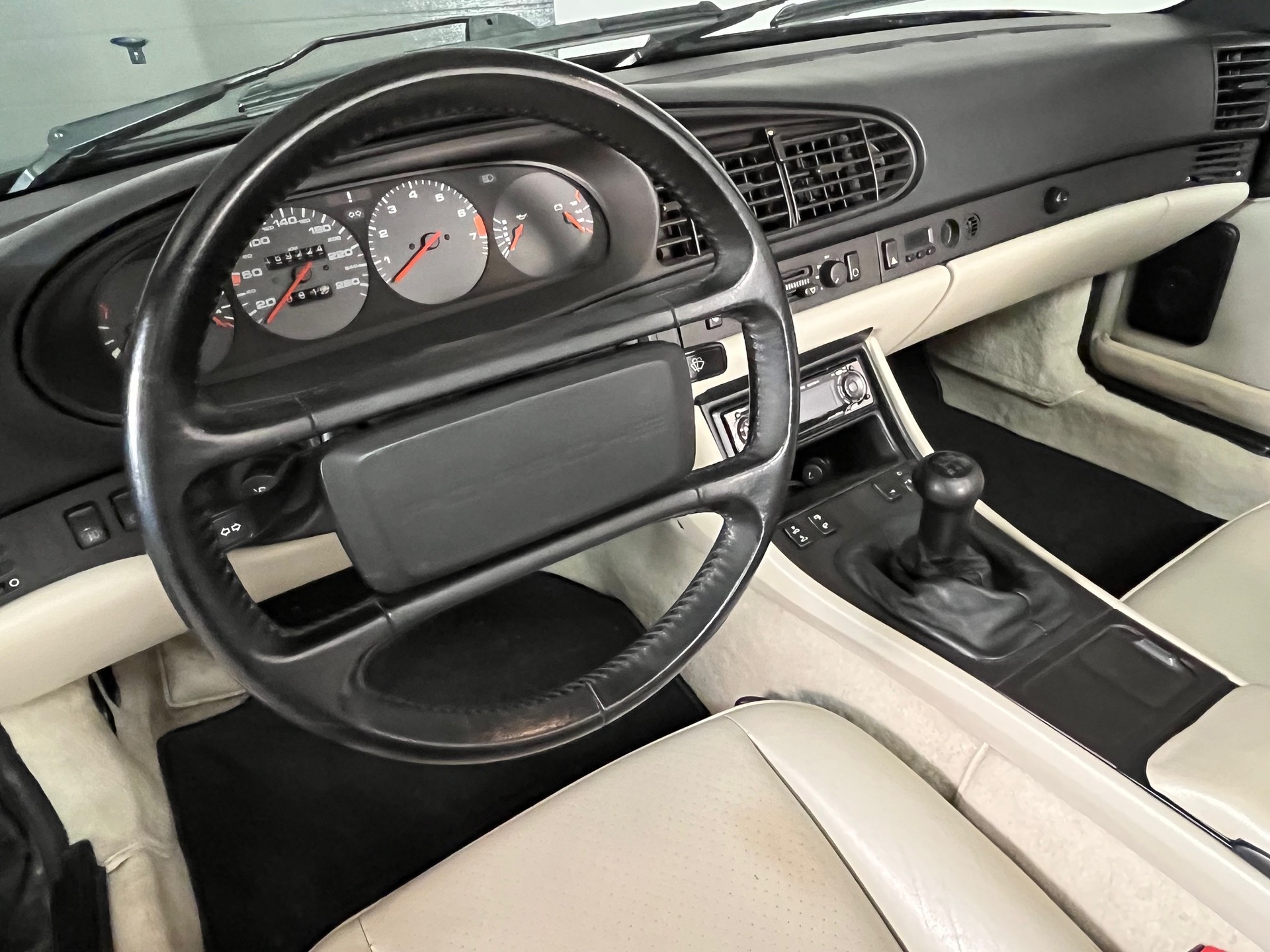 PORSCHE 944 S2 Cabrio, veteran, top Farbcombo, top Zustand-image-10