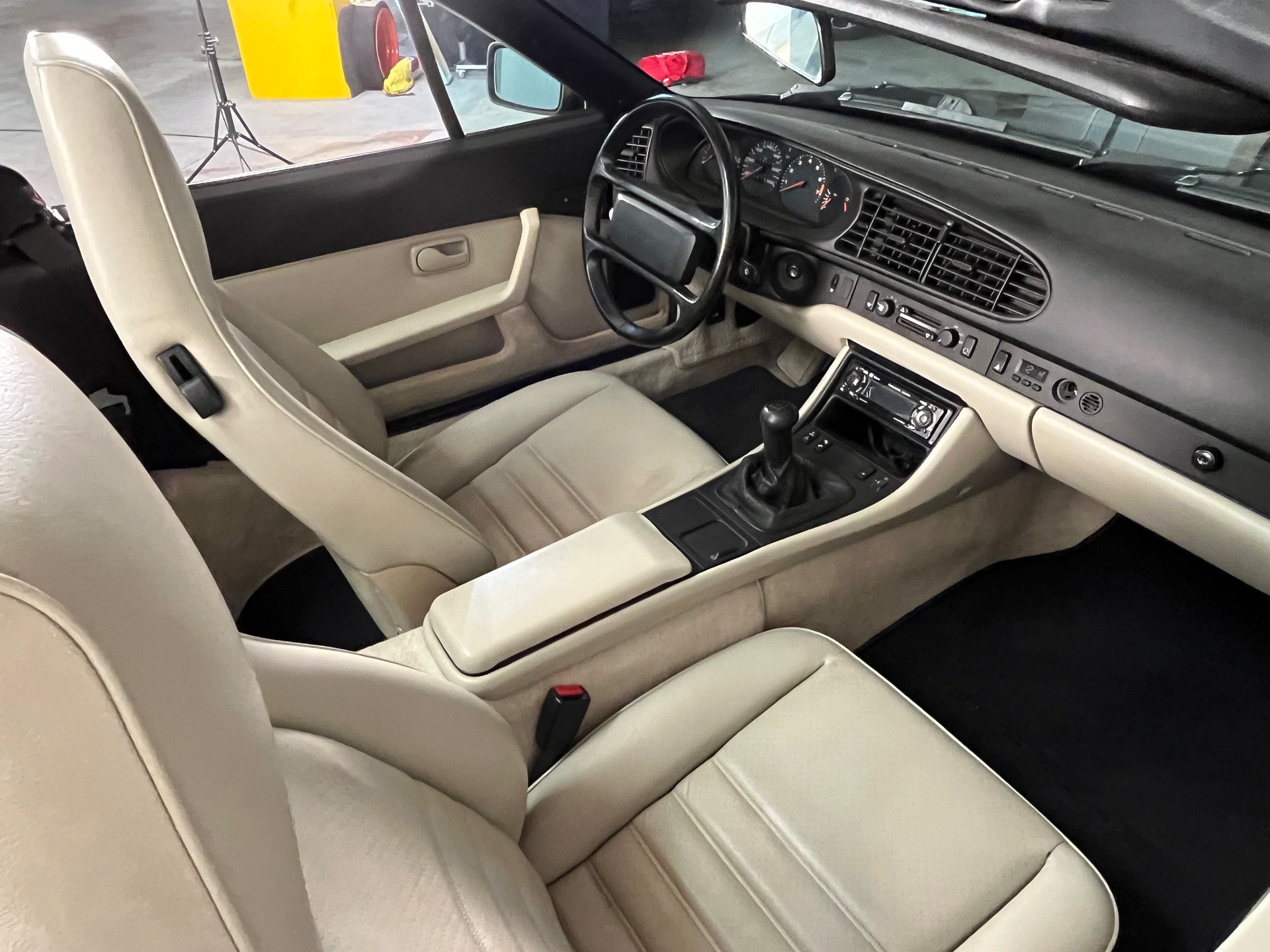 PORSCHE 944 S2 Cabrio, veteran, top Farbcombo, top Zustand-image-13