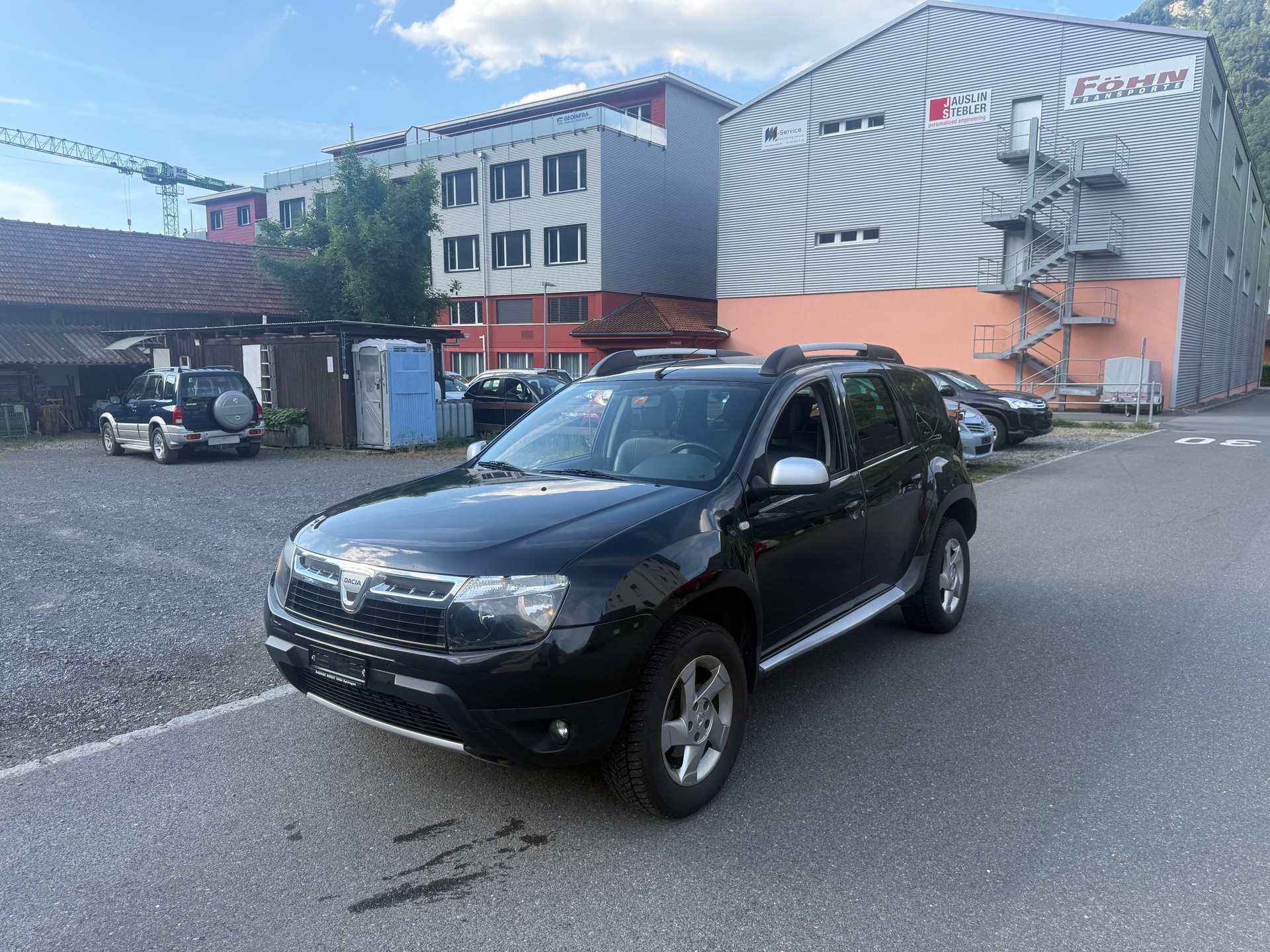 DACIA DUSTER-showroom-element-1