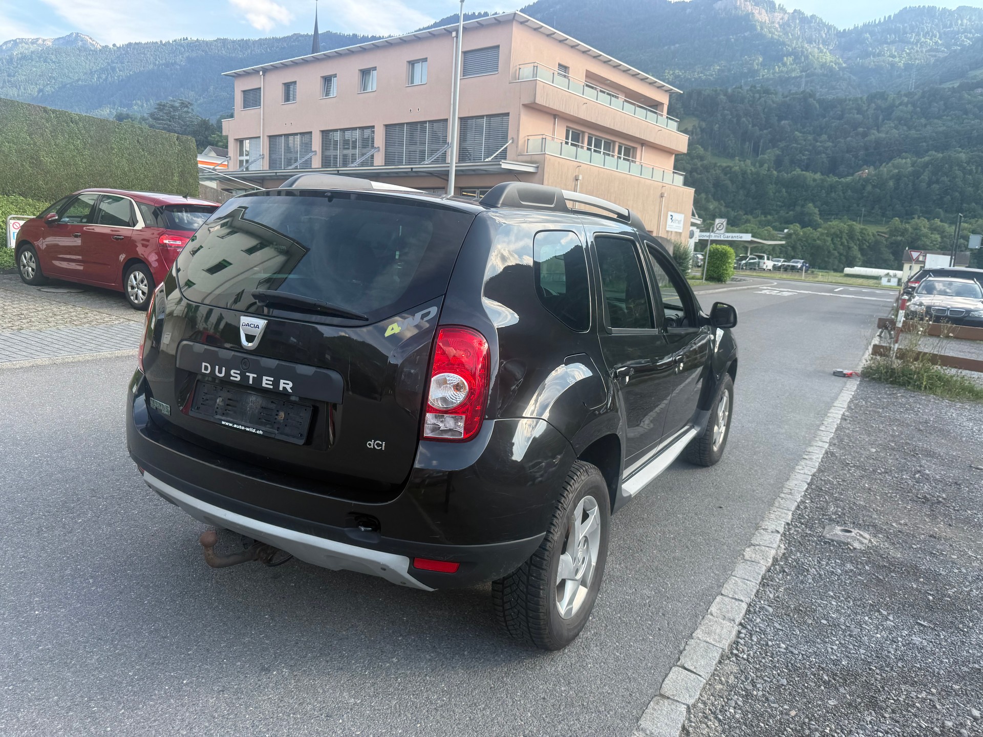 DACIA DUSTER-showroom-element-3