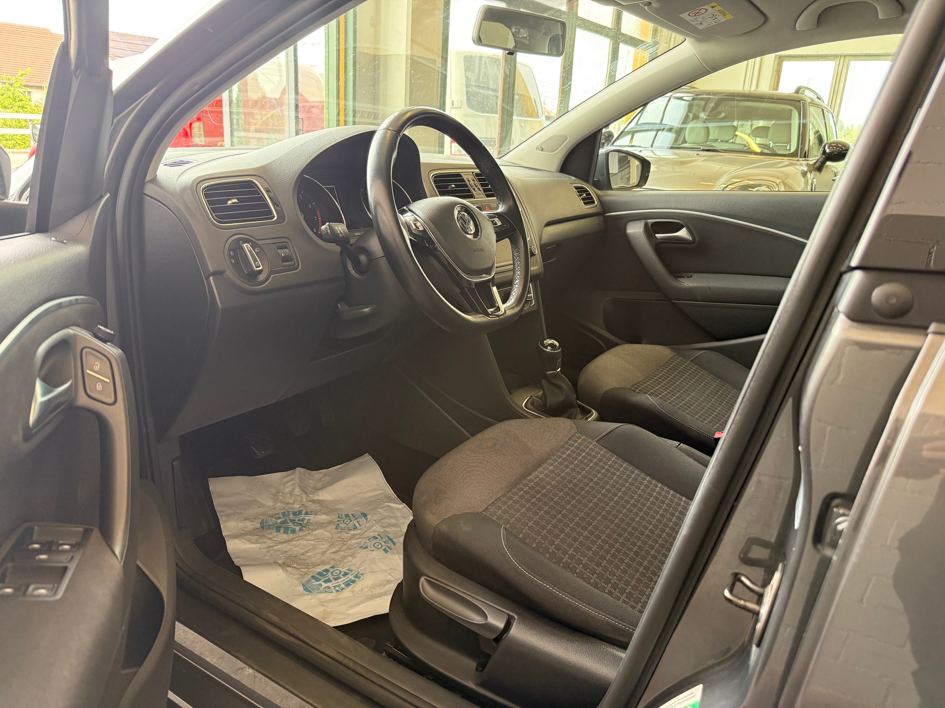 VW Polo 1.2 TSI BMT Comfortline-image-6
