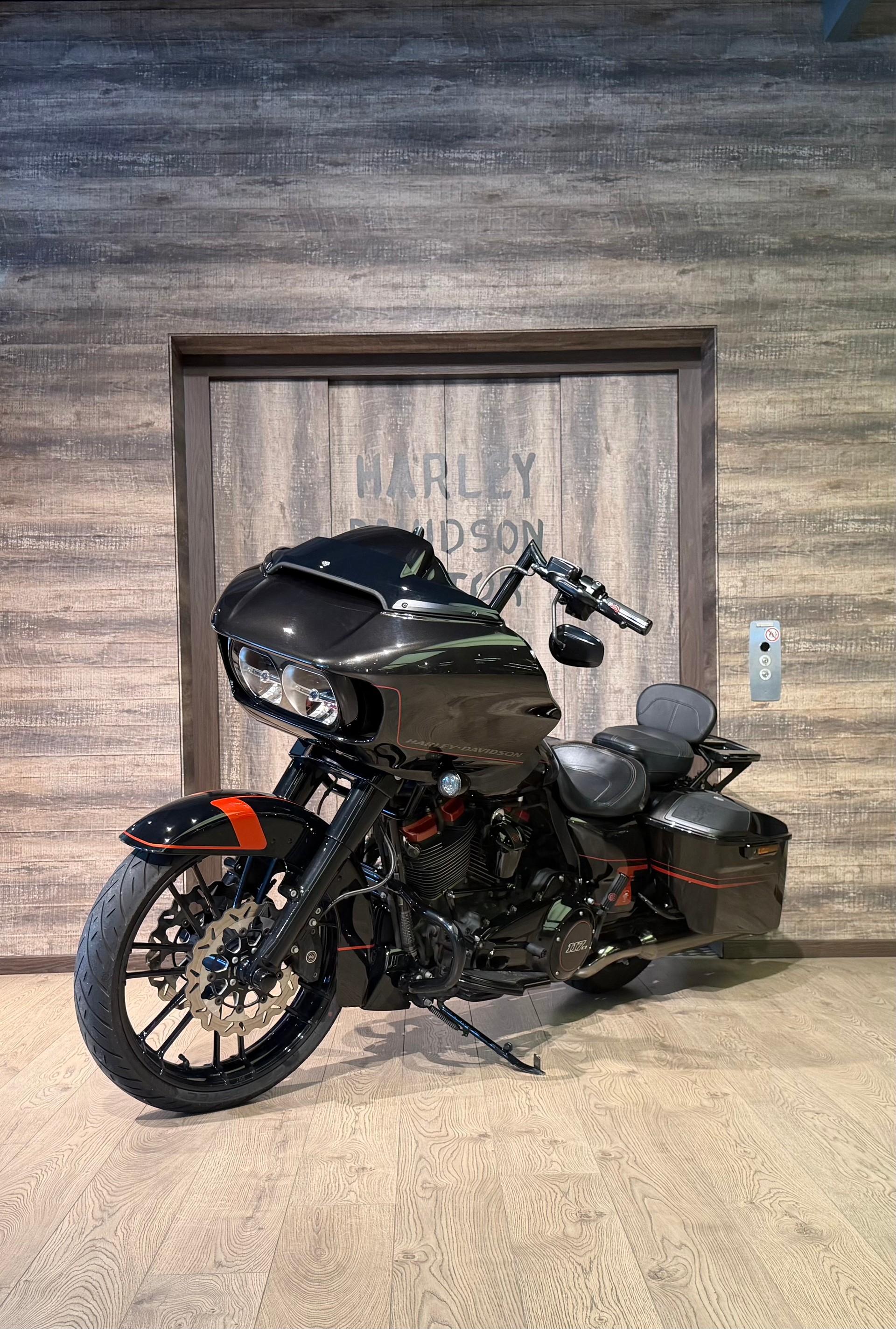 HARLEY-DAVIDSON FLTRXSE Road Glide Special 117 CVO-image-2
