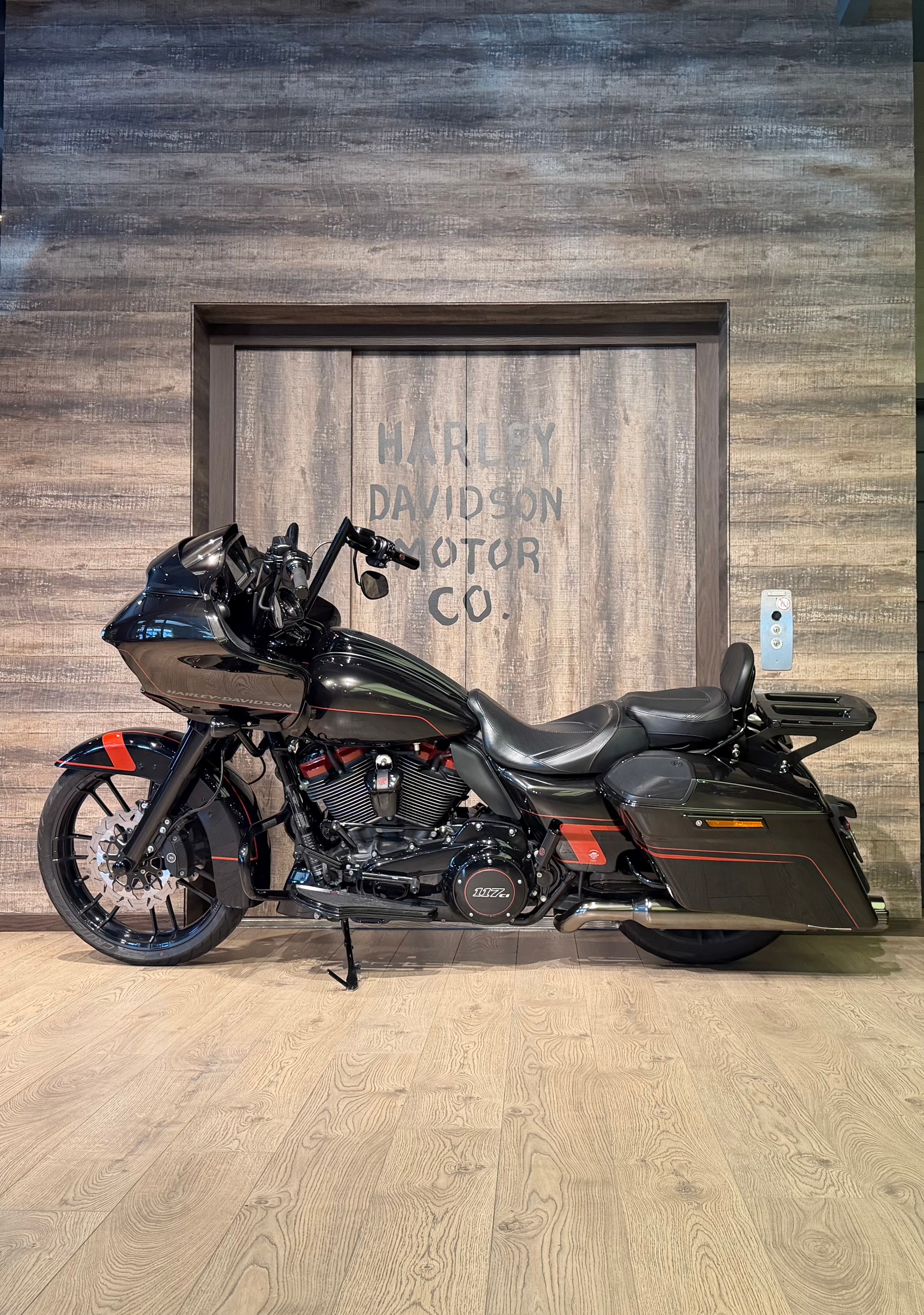 HARLEY-DAVIDSON FLTRXSE Road Glide Special 117 CVO-image-3