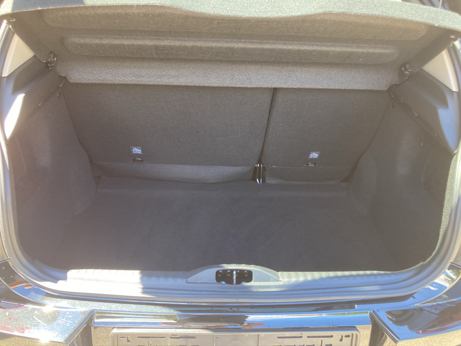 CITROEN C3 1.2i PureTech Swiss Edition EAT6-image-8