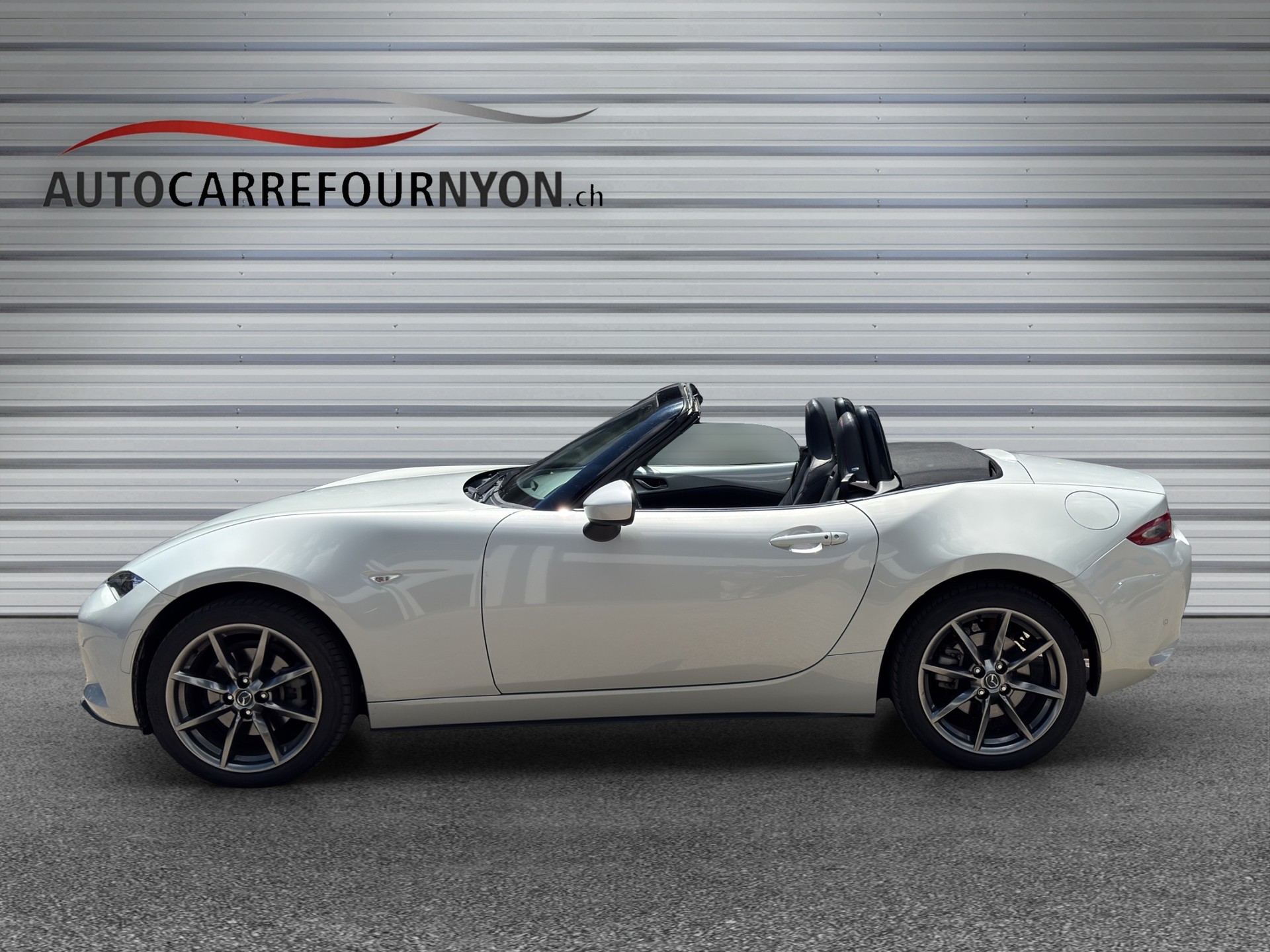 MAZDA MX-5 SKYACTIV-G 160 Revolution-showroom-element-2