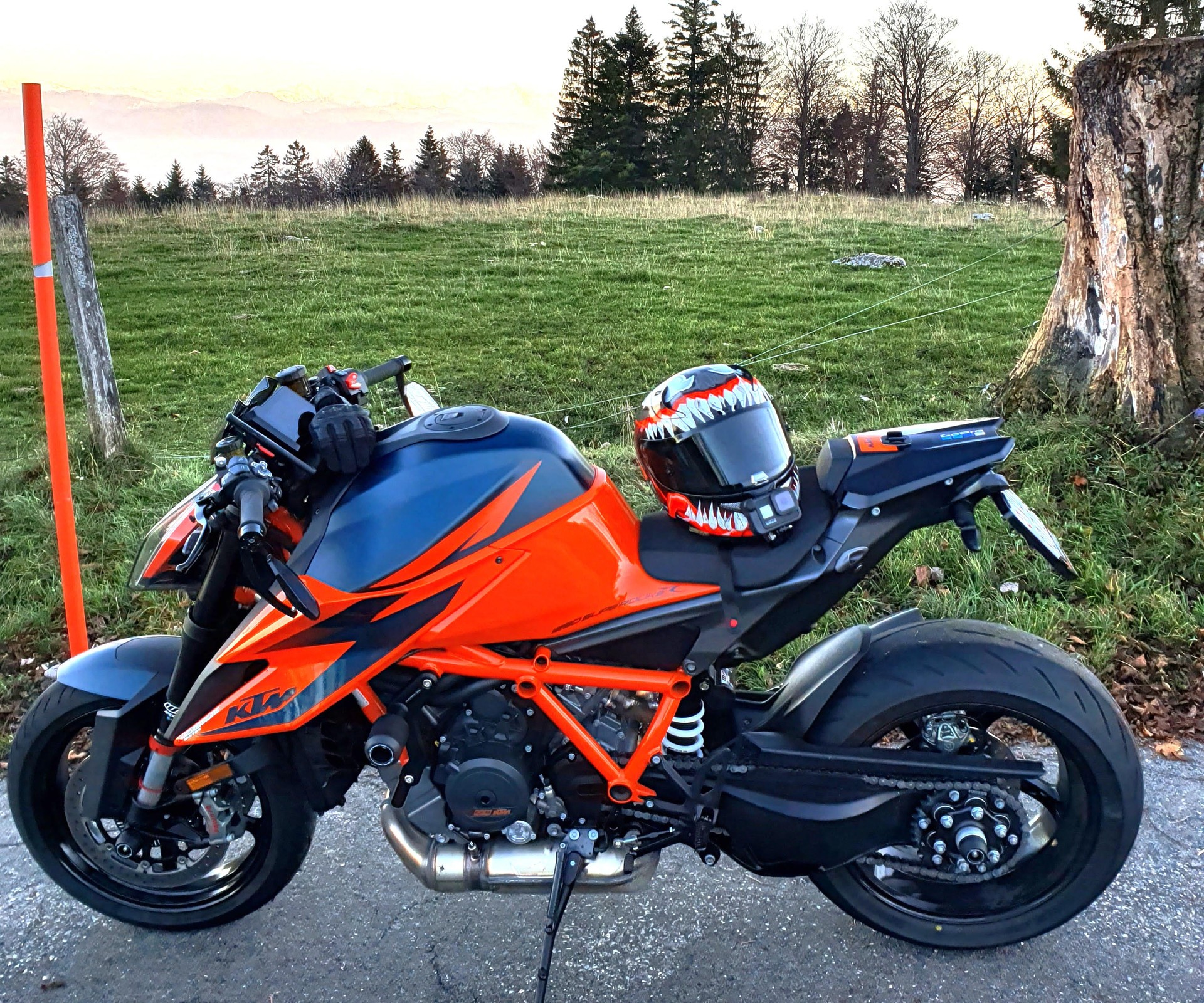 KTM 1290 Super Duke R-image-2