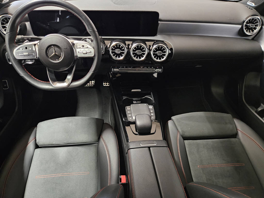 MERCEDES-BENZ A 250 e AMG Line-image-7