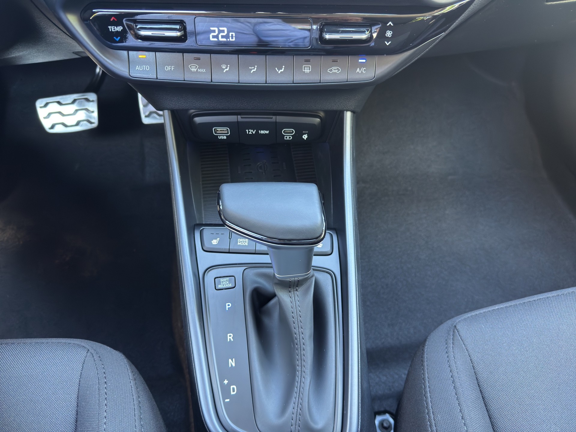 HYUNDAI Bayon 1.0 T-GDi AmpliaDCT-image-17