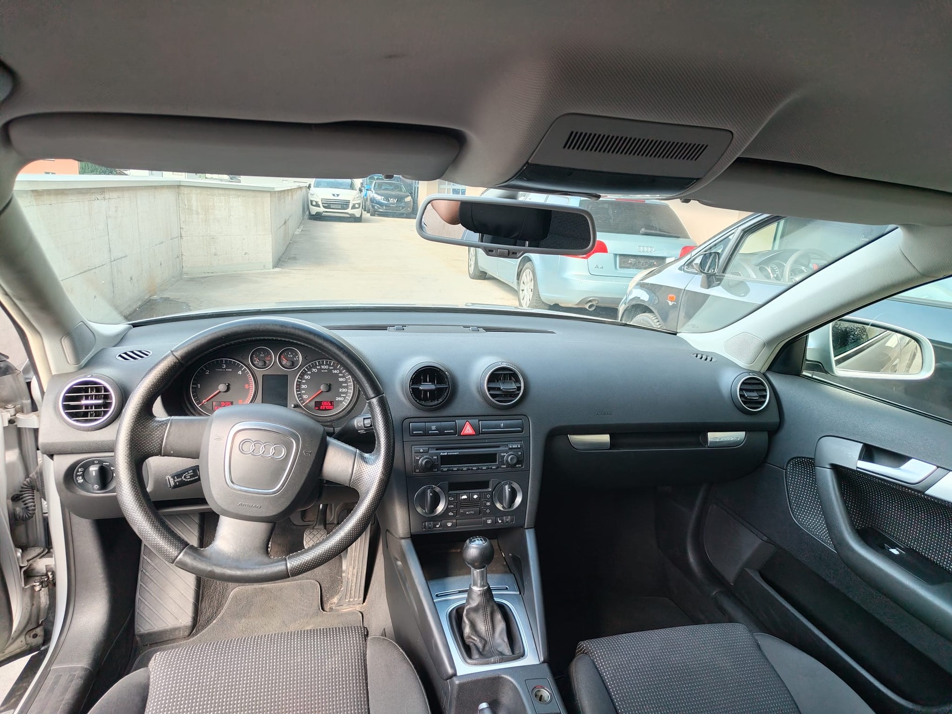 AUDI A3 Sportback 2.0 TDI Attraction quattro-image-4