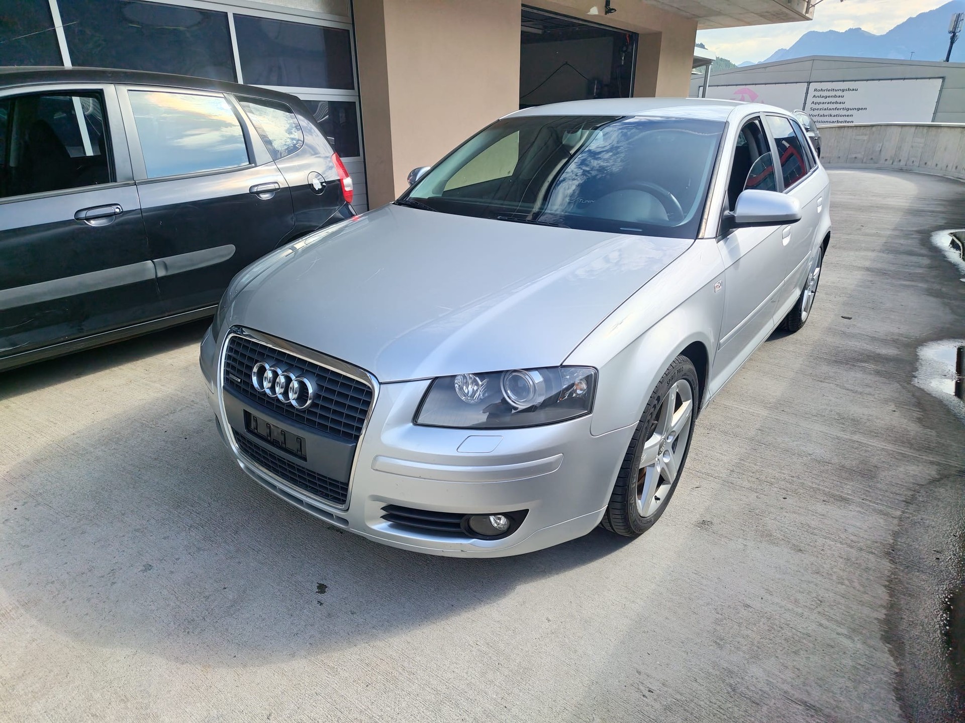 AUDI A3 Sportback 2.0 TDI Attraction quattro-image-1