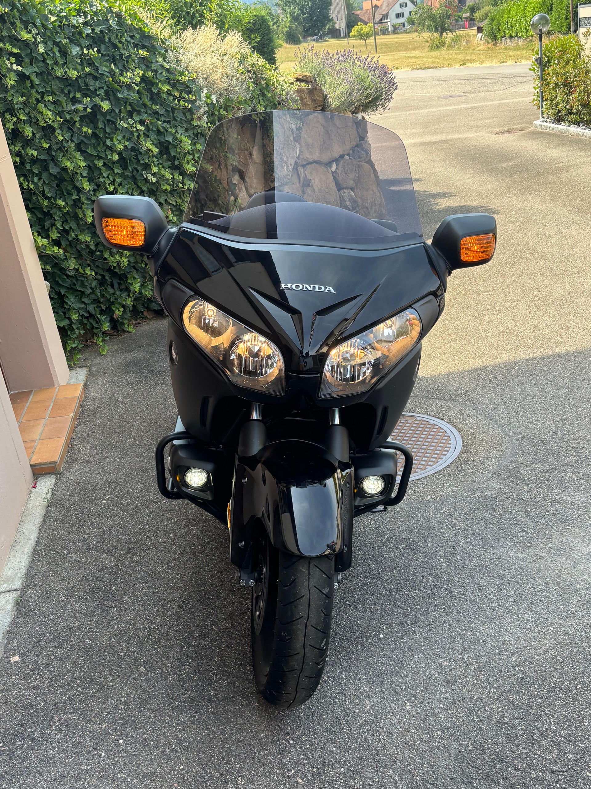 HONDA GL 1800 F6B D Bagger-image-2
