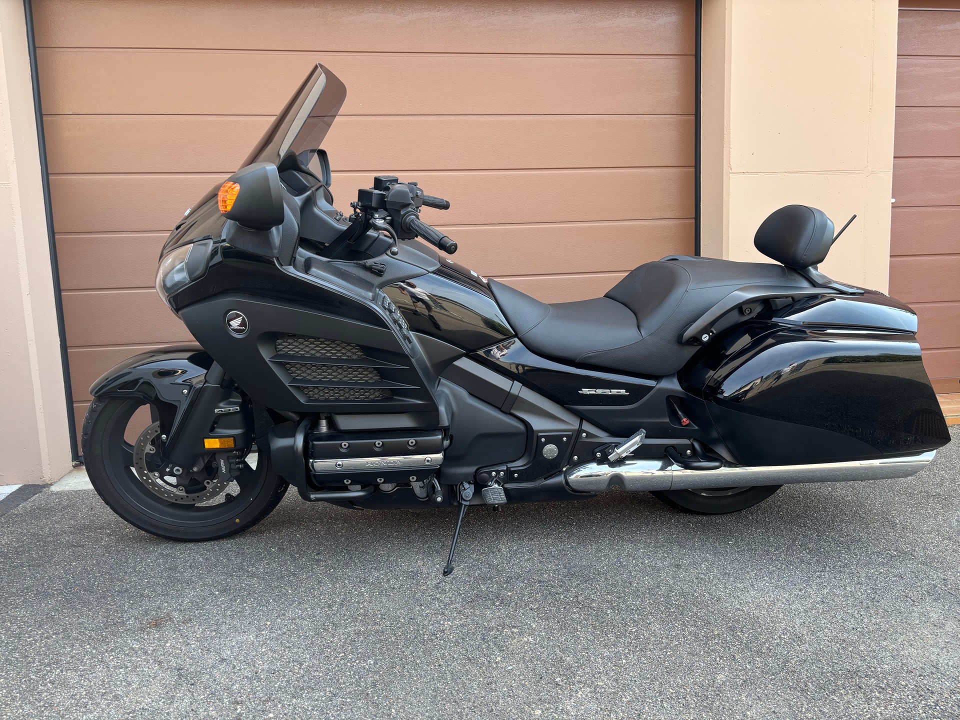 HONDA GL 1800 F6B D Bagger-image-0