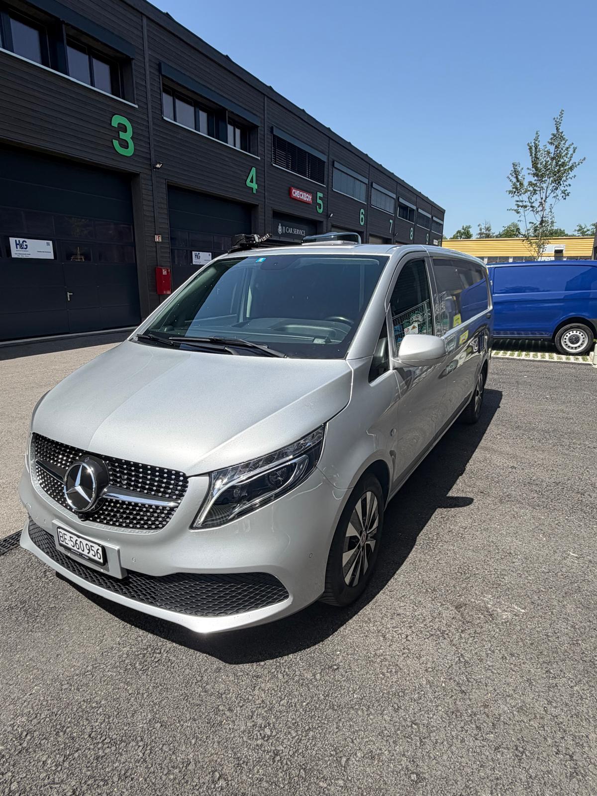 MERCEDES-BENZ Extra Long-showroom-element-3