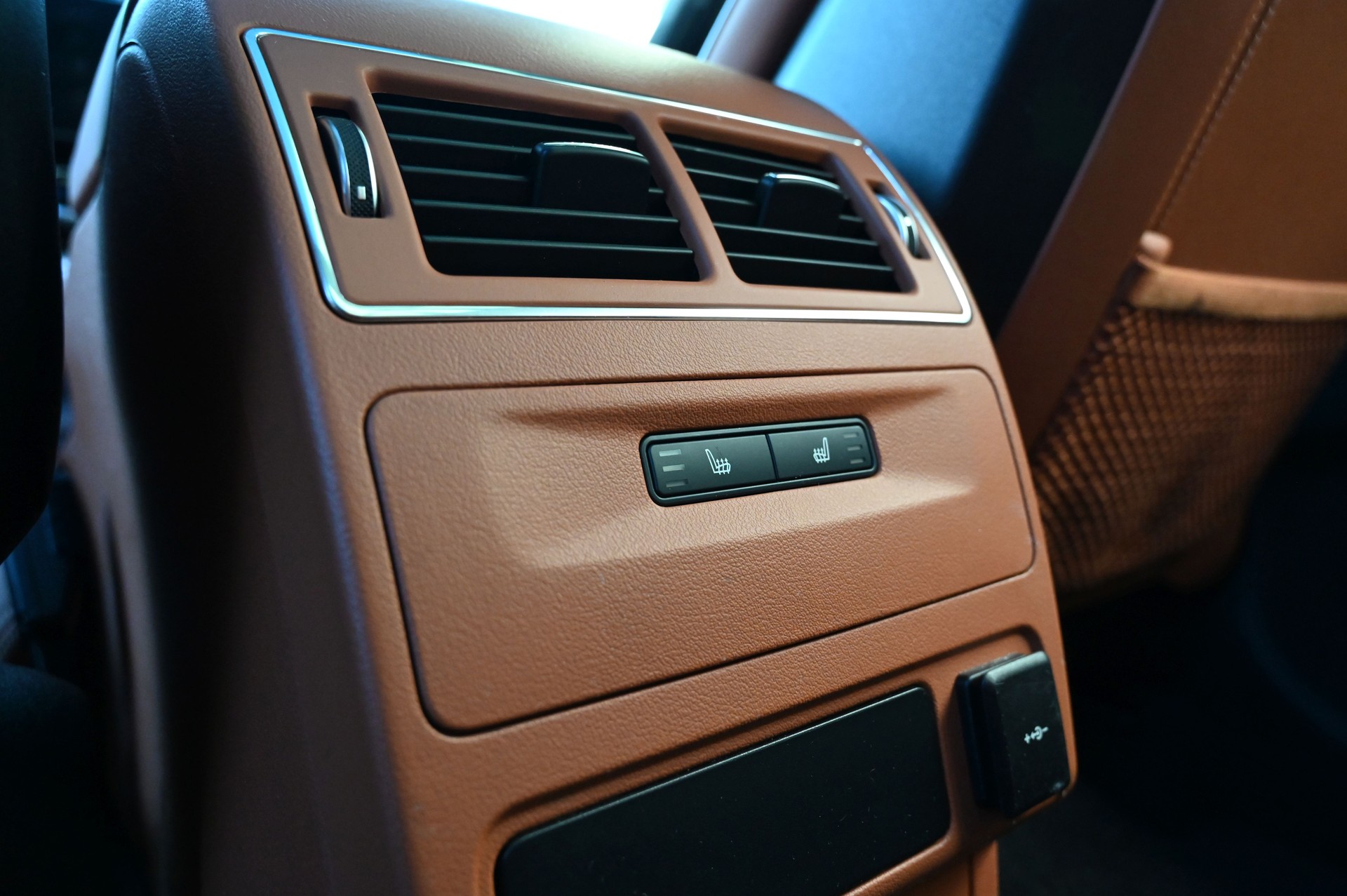 JAGUAR F-Pace 5.0 V8 SVR P550 AWD-image-21