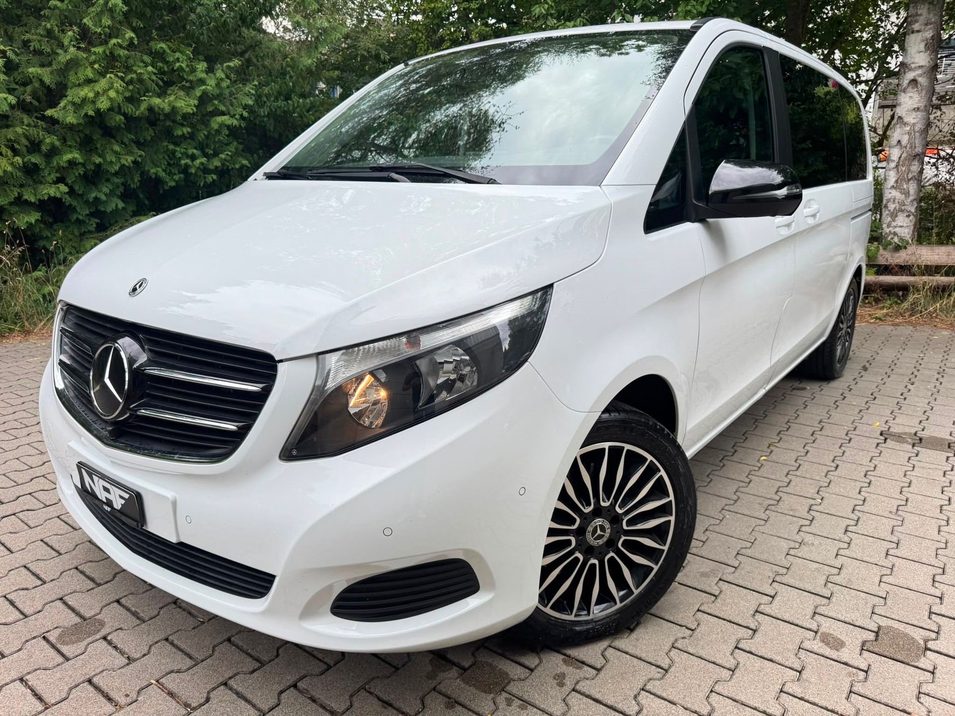 MERCEDES-BENZ V 220 d kompakt 4Matic 7G-Tronic