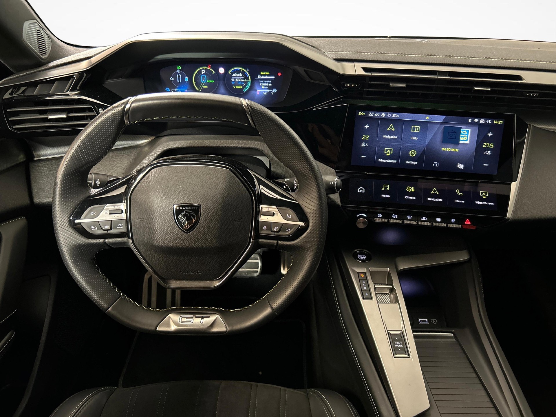 PEUGEOT 308 SW 1.6 PHEV 180 GT-image-5