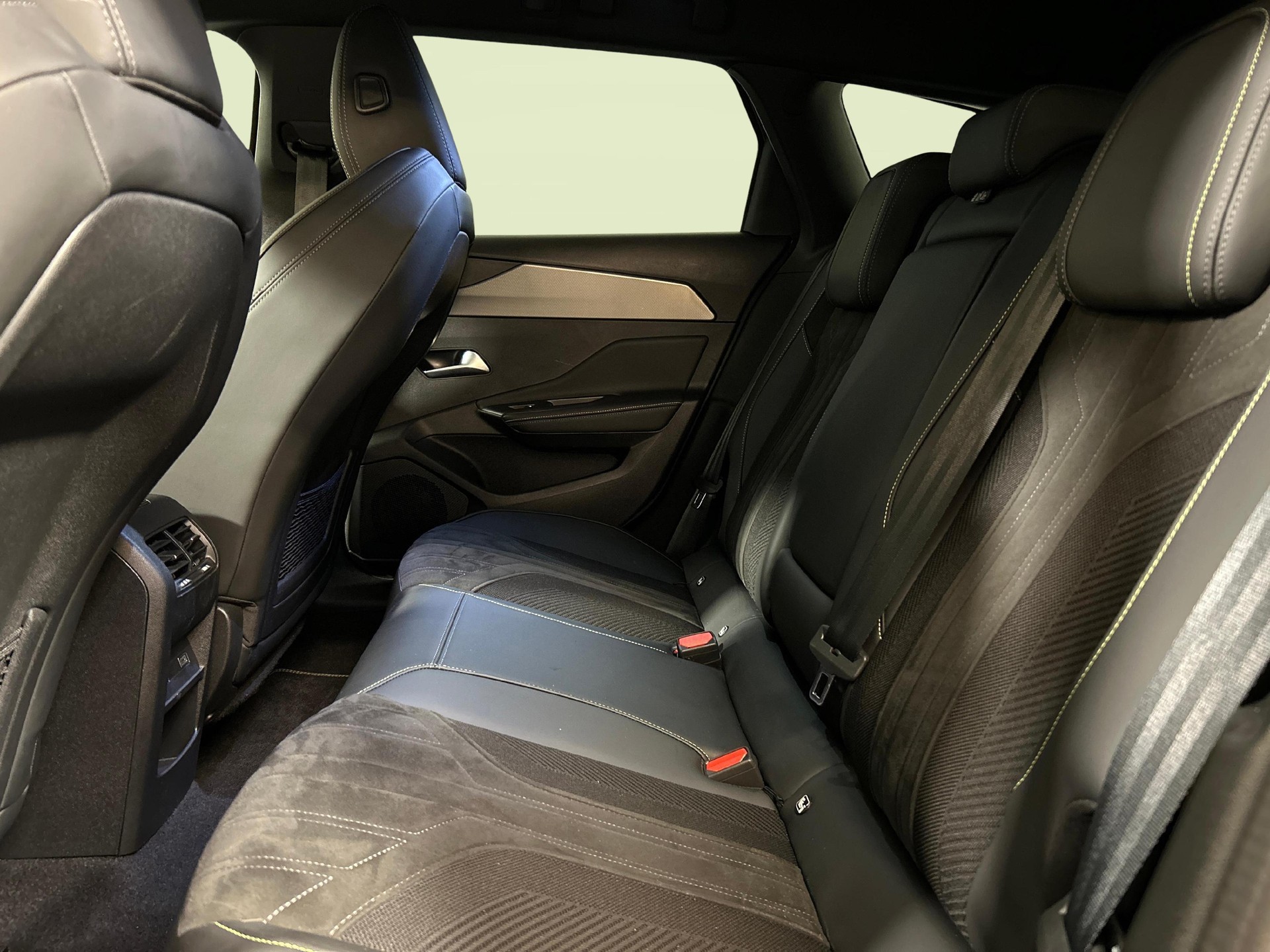 PEUGEOT 308 SW 1.6 PHEV 180 GT-showroom-element-3