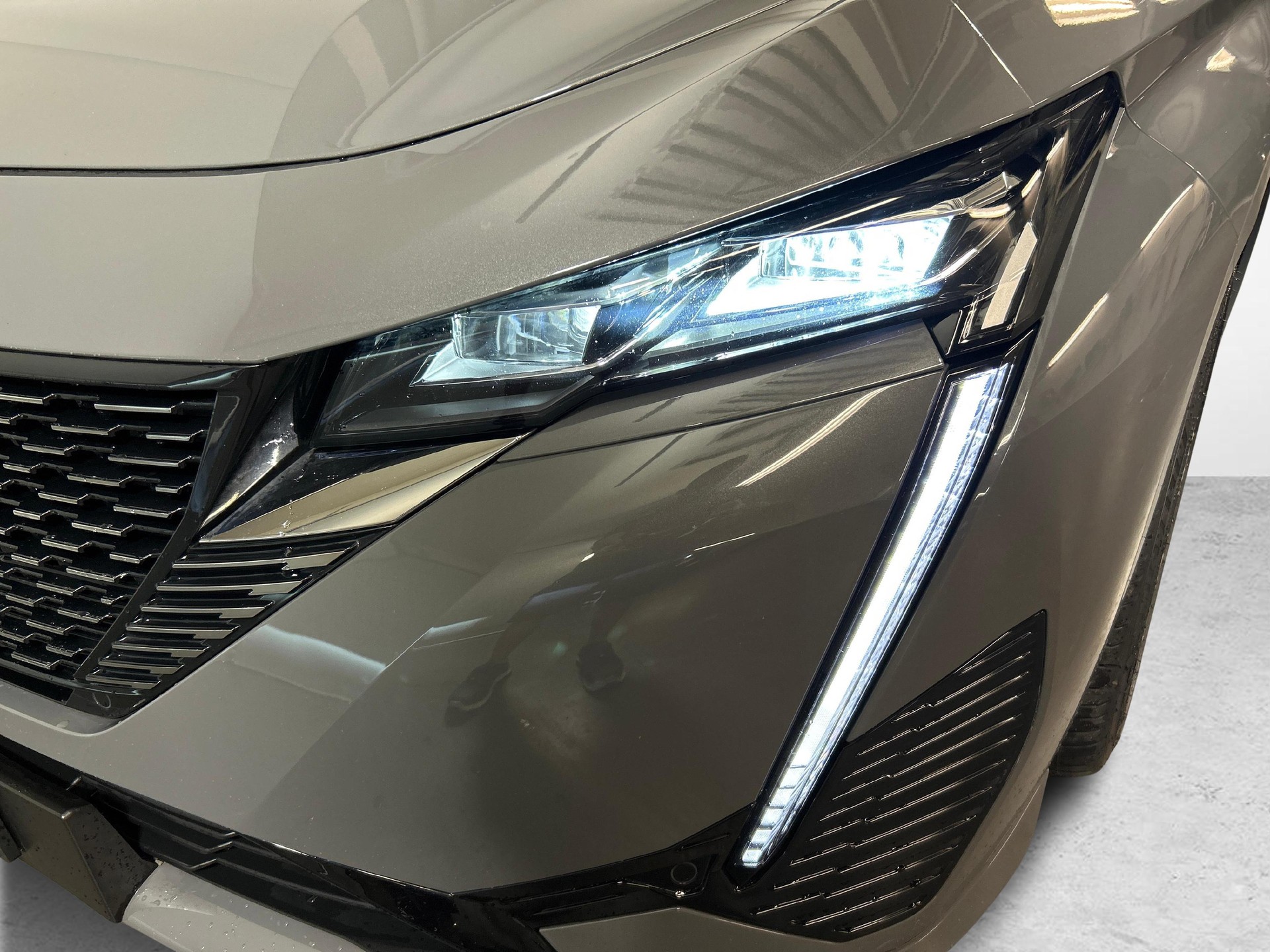 PEUGEOT 308 SW 1.6 PHEV 180 GT-image-14